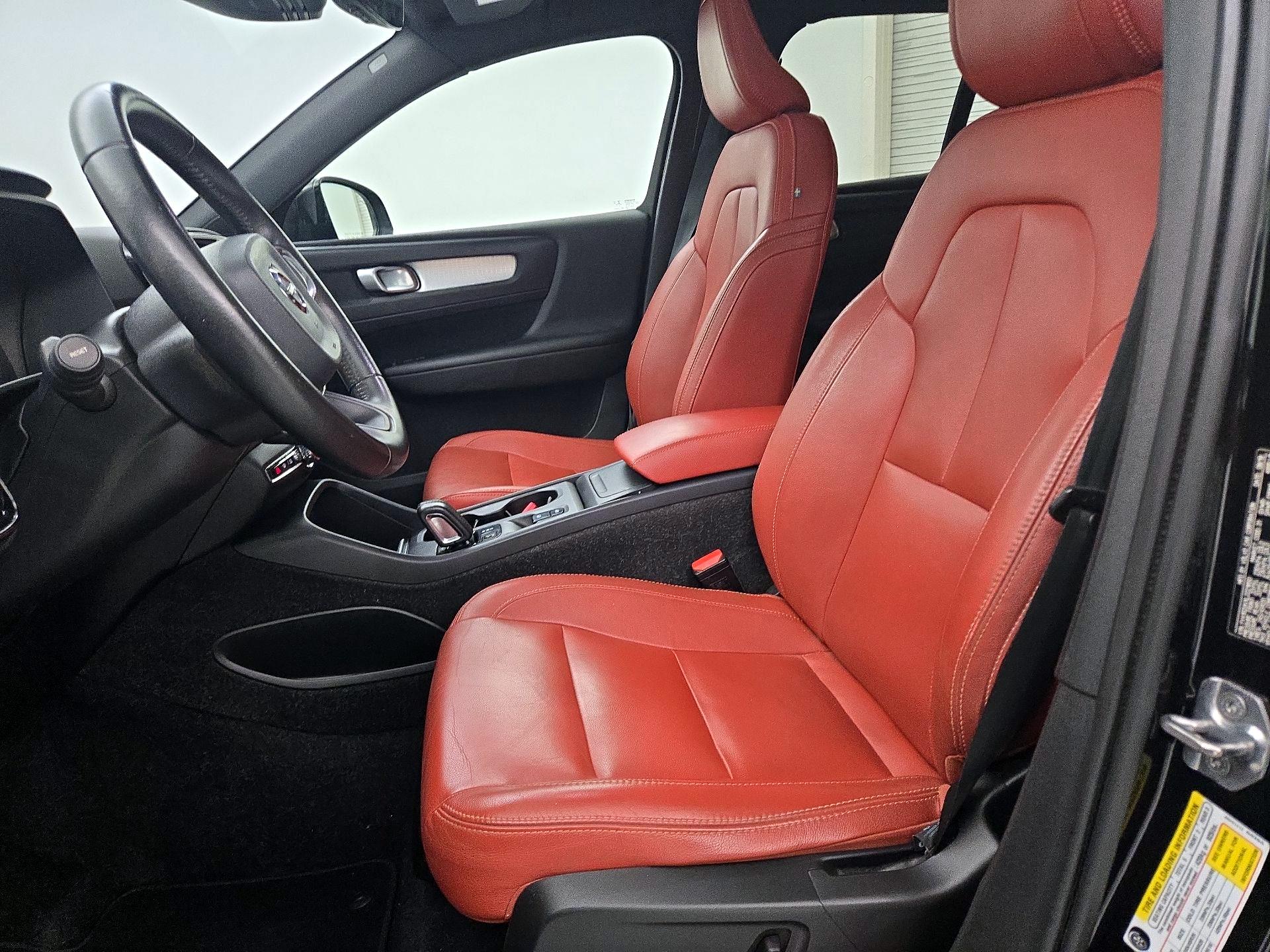 Thumbnail: 2020 Volvo XC40 - 11