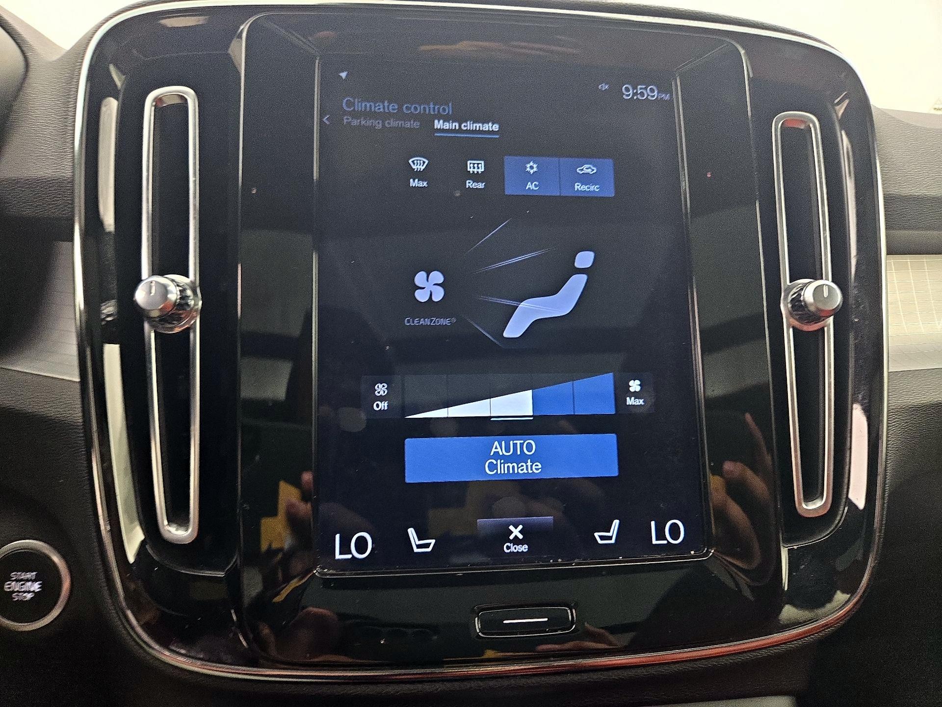 Thumbnail: 2020 Volvo XC40 - 17
