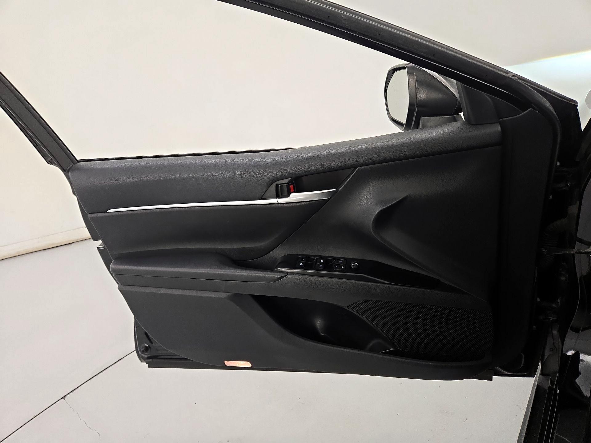 Thumbnail: 2018 Toyota Camry - 12