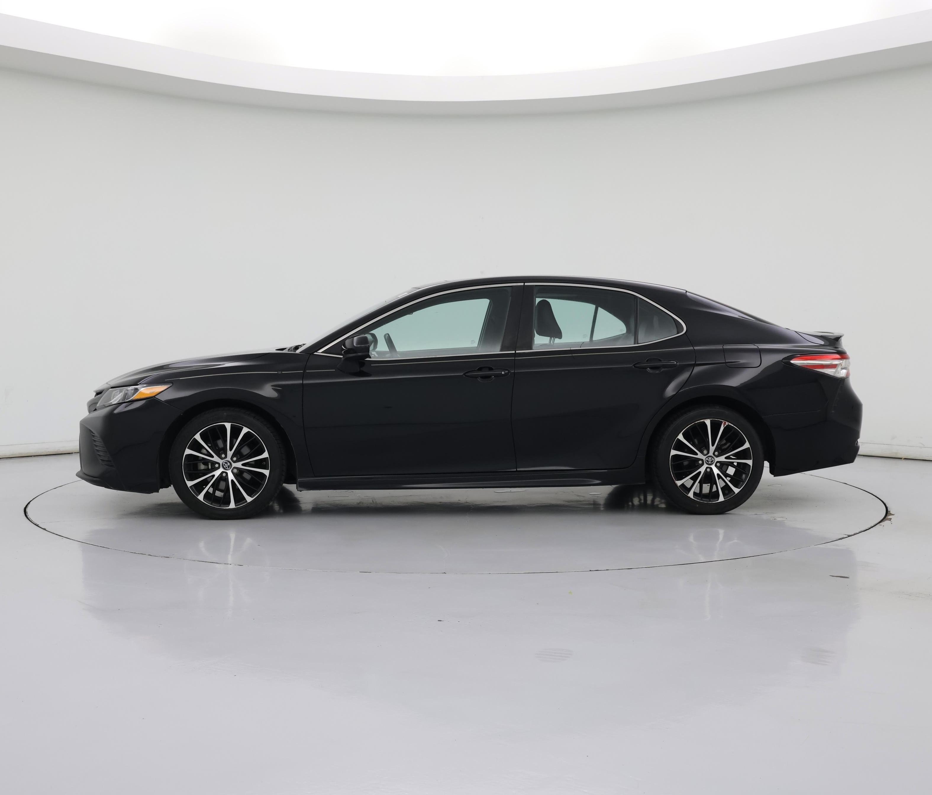 Thumbnail: 2018 Toyota Camry - 3