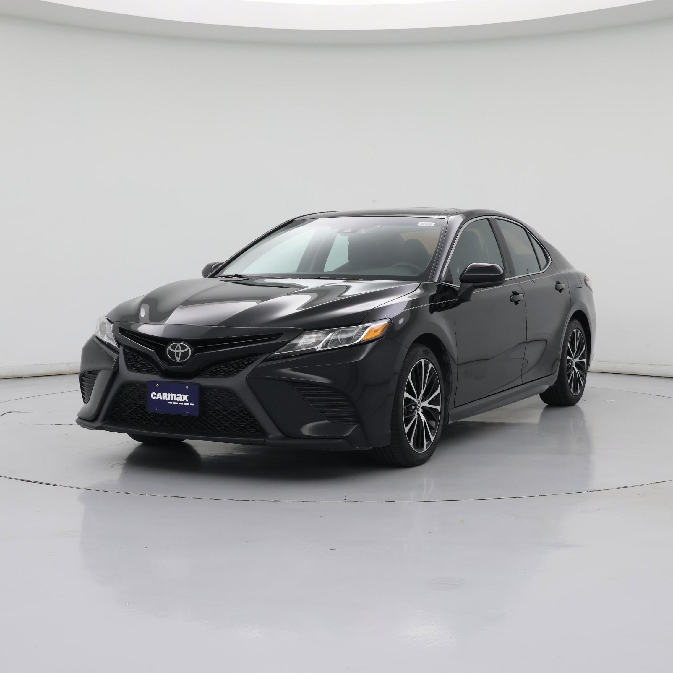 Thumbnail: 2018 Toyota Camry - 4