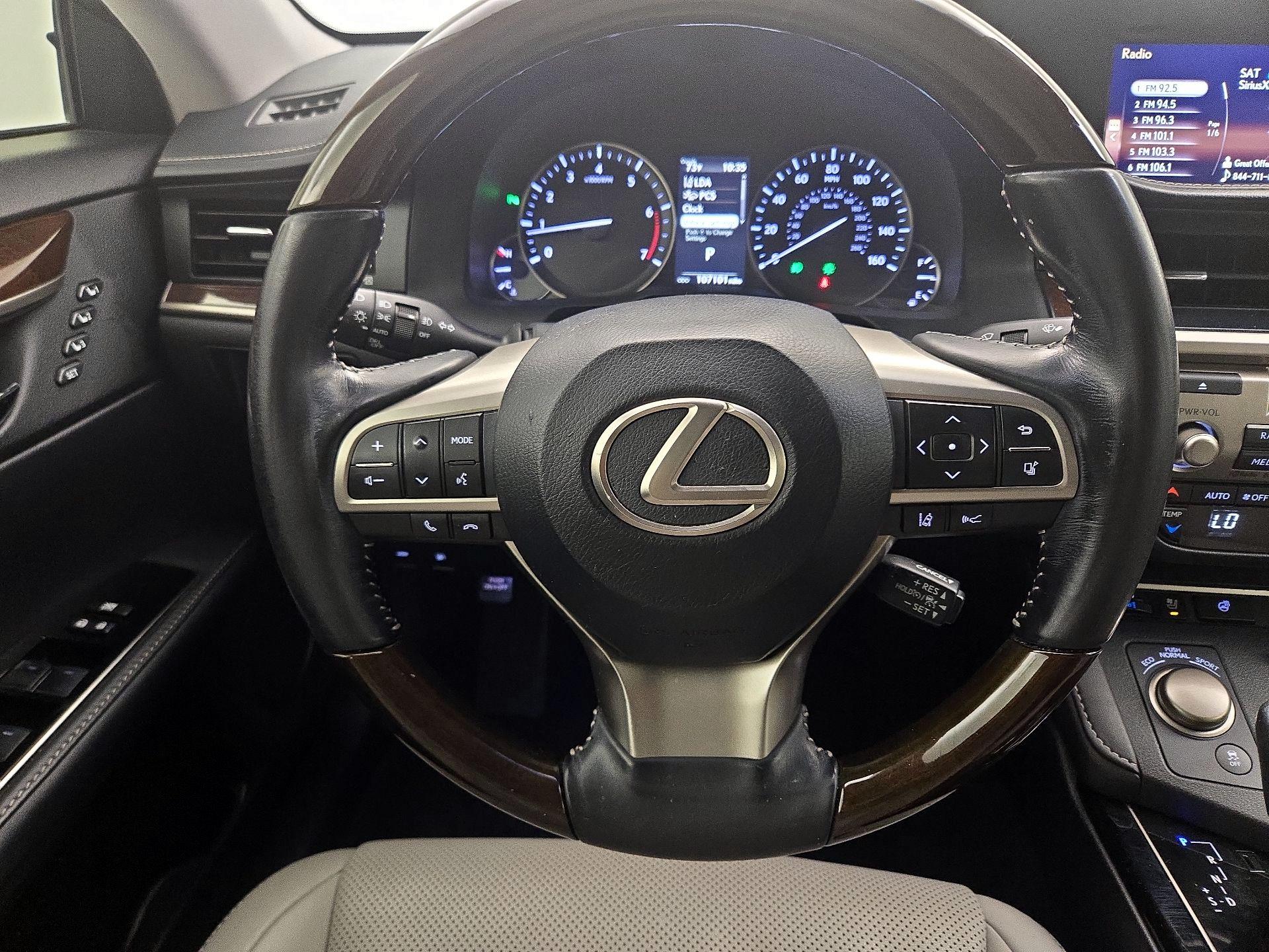 Thumbnail: 2017 Lexus ES - 10