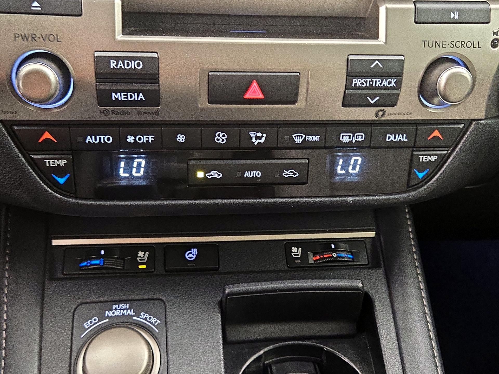 Thumbnail: 2017 Lexus ES - 16