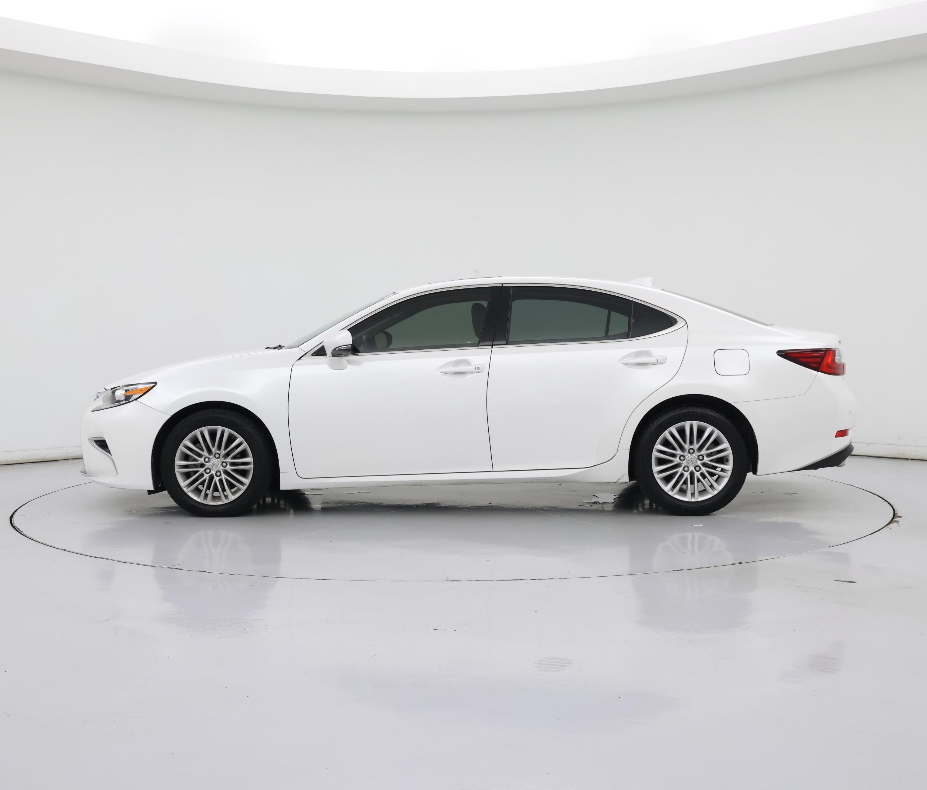 Thumbnail: 2017 Lexus ES - 3