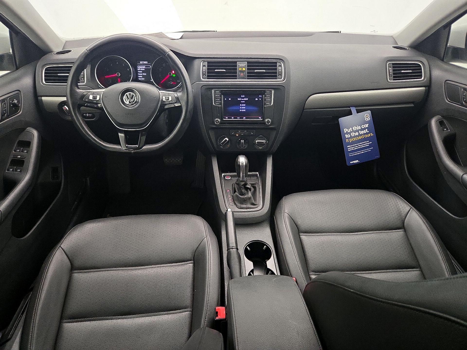 Thumbnail: 2017 Volkswagen Jetta - 9