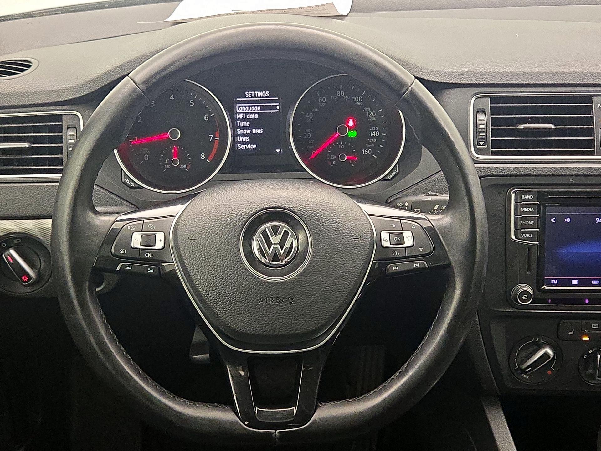 Thumbnail: 2017 Volkswagen Jetta - 10