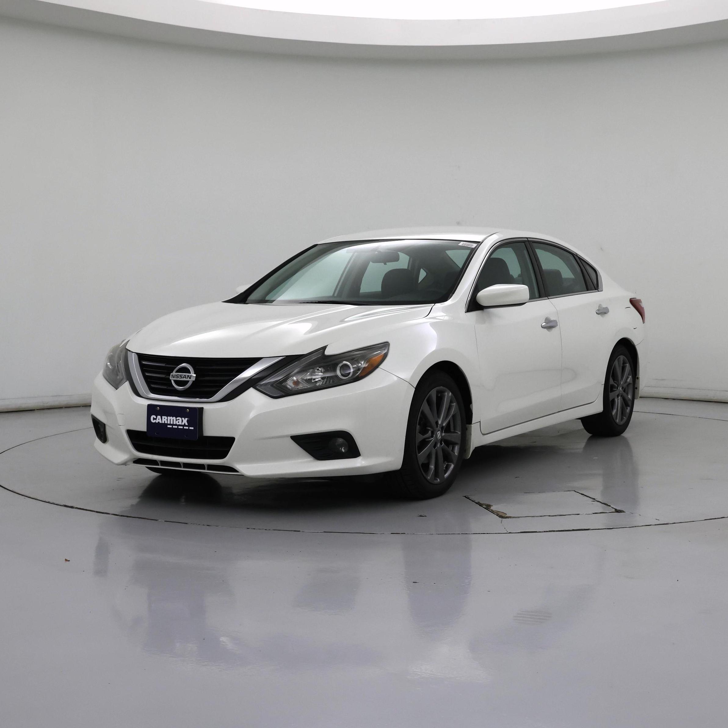 Thumbnail: 2018 Nissan Altima - 4
