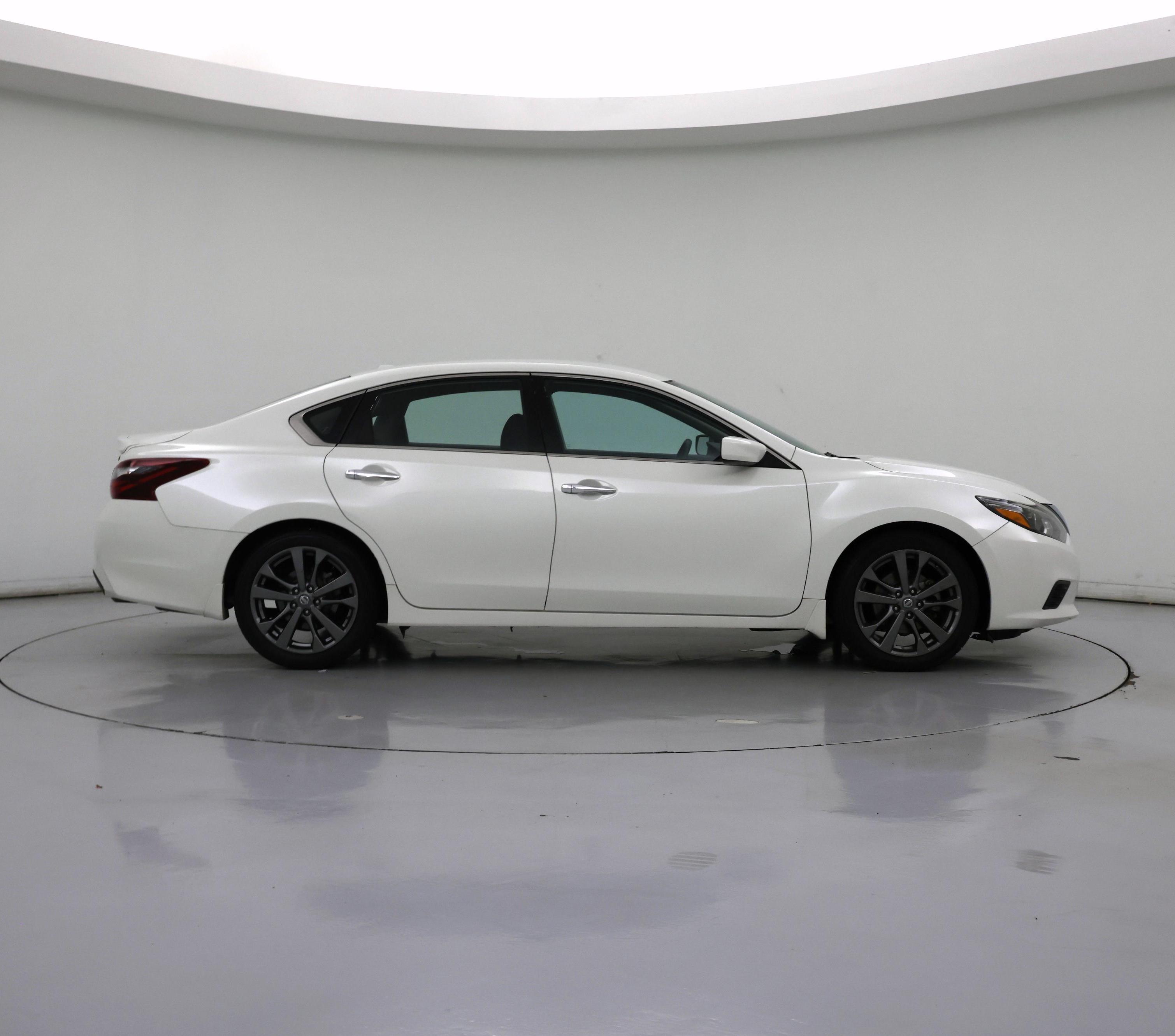 Thumbnail: 2018 Nissan Altima - 7