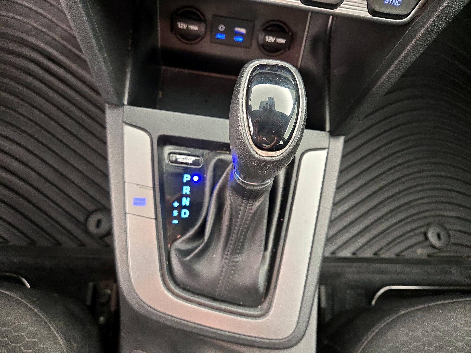 Thumbnail: 2020 Hyundai Elantra - 17