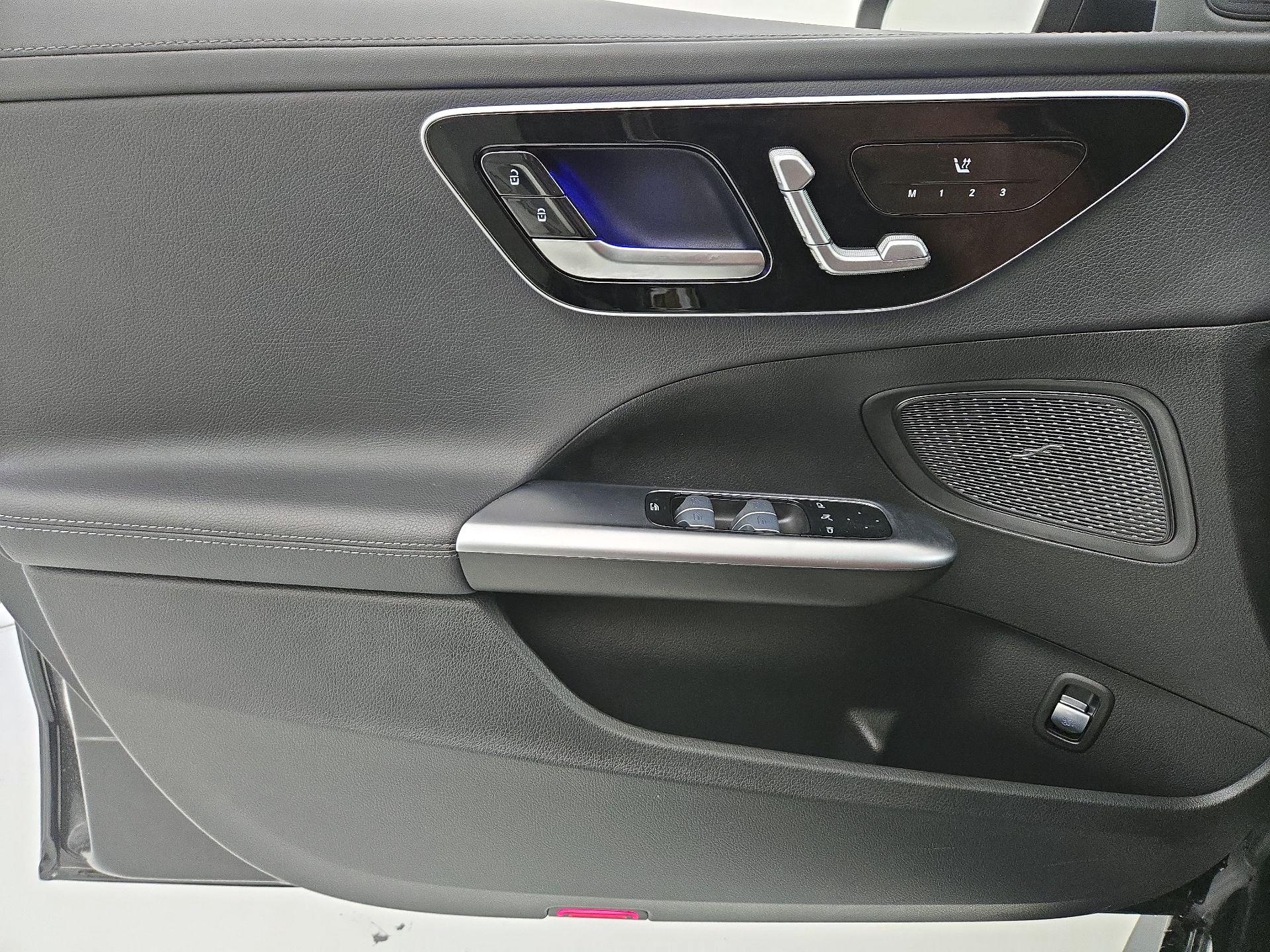 Thumbnail: 2023 Mercedes-Benz C-Class - 12