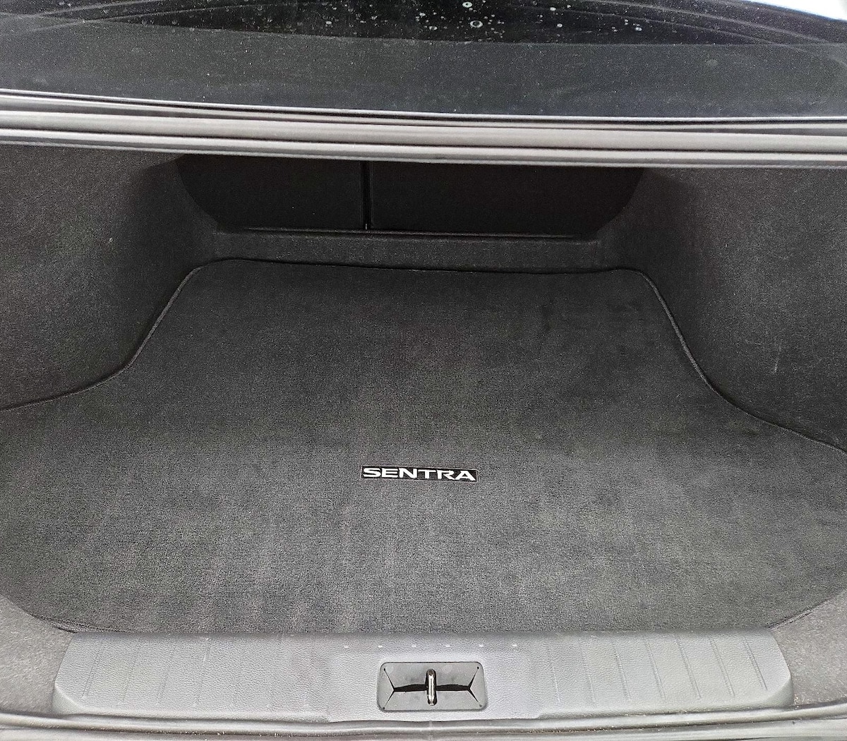 Trunk/Cargo (Seats Up)