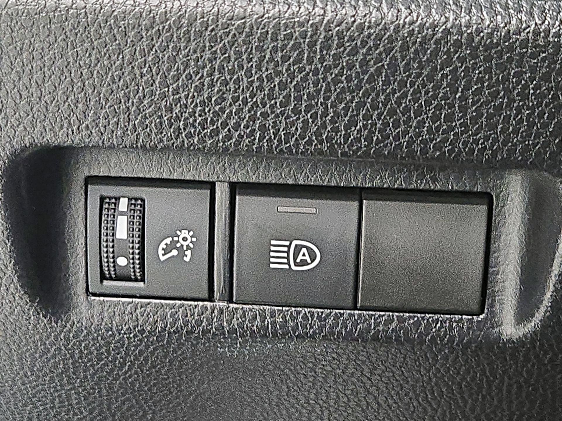 Thumbnail: 2020 Toyota RAV4 - 13