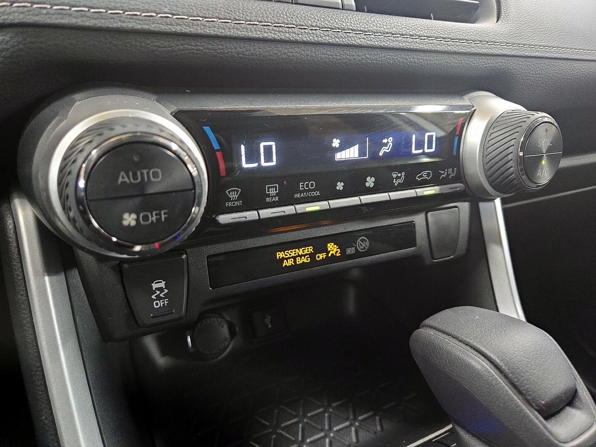 Thumbnail: 2020 Toyota RAV4 - 16