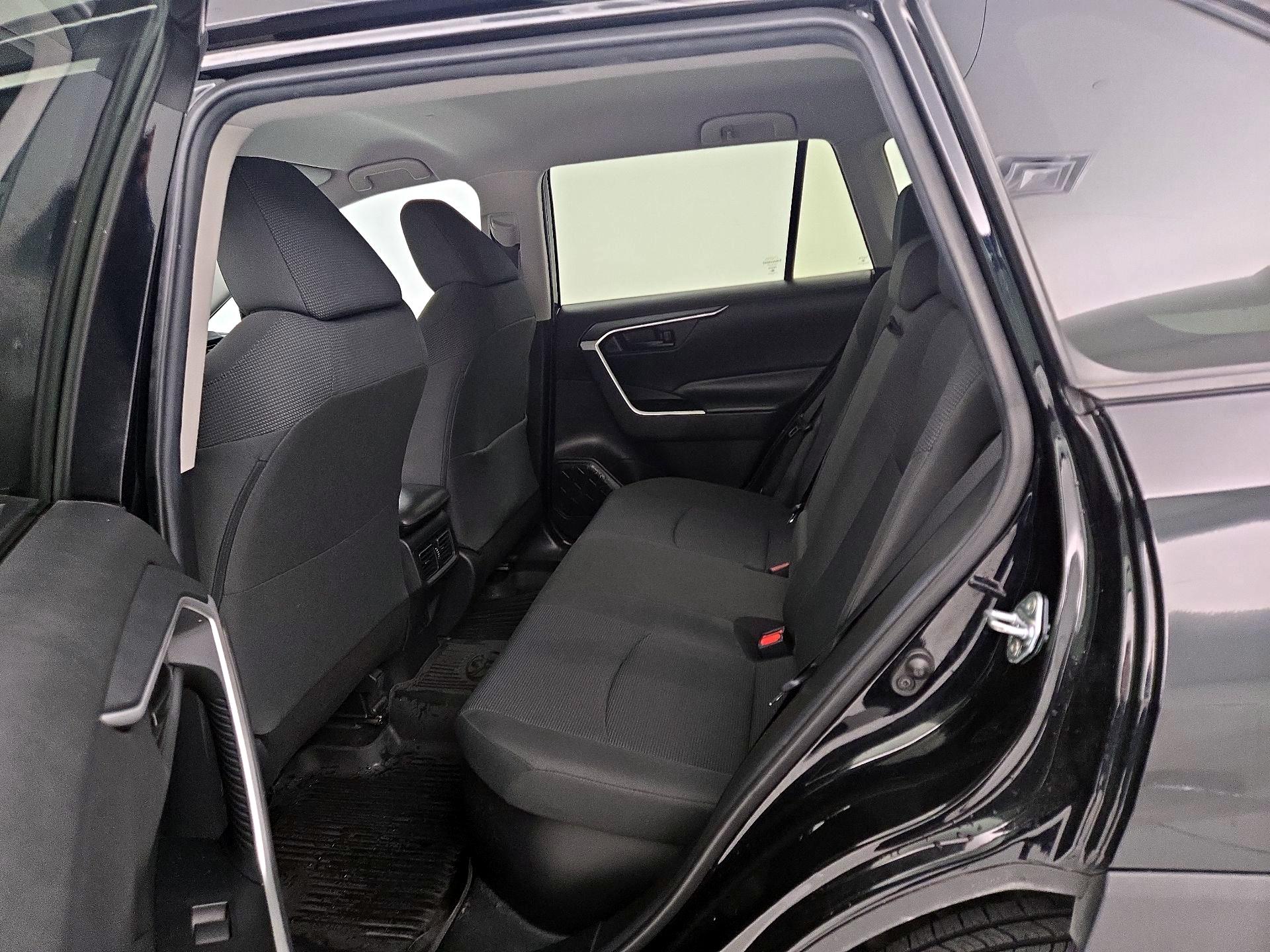 Thumbnail: 2020 Toyota RAV4 - 19