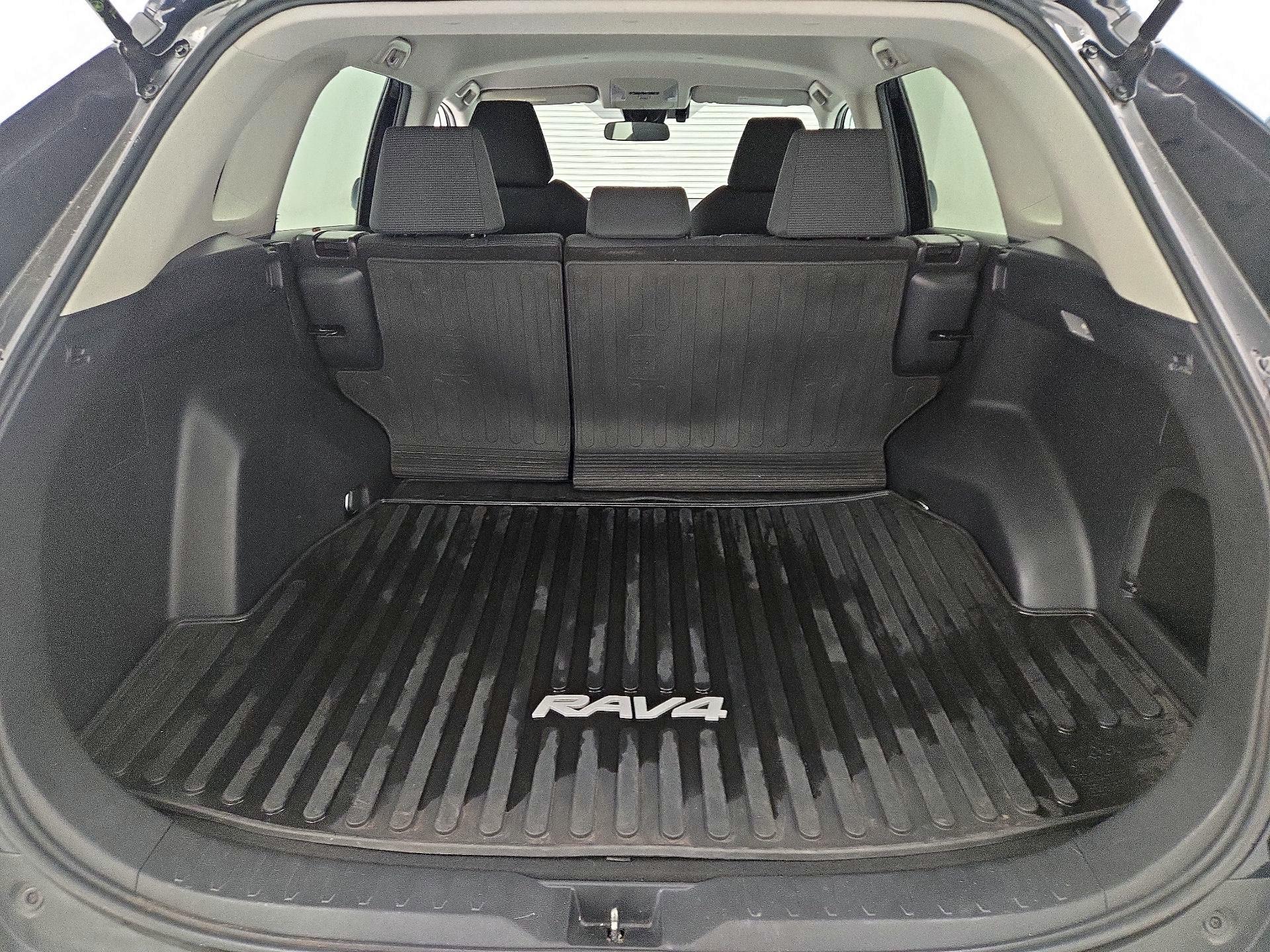 Thumbnail: 2020 Toyota RAV4 - 20