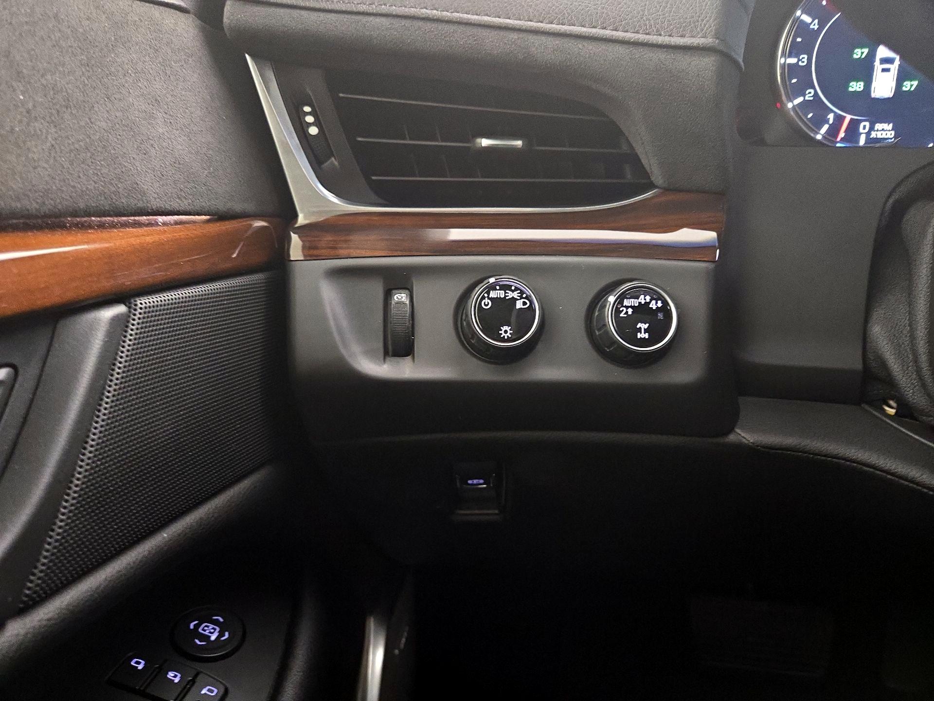 Thumbnail: 2017 Cadillac Escalade - 13