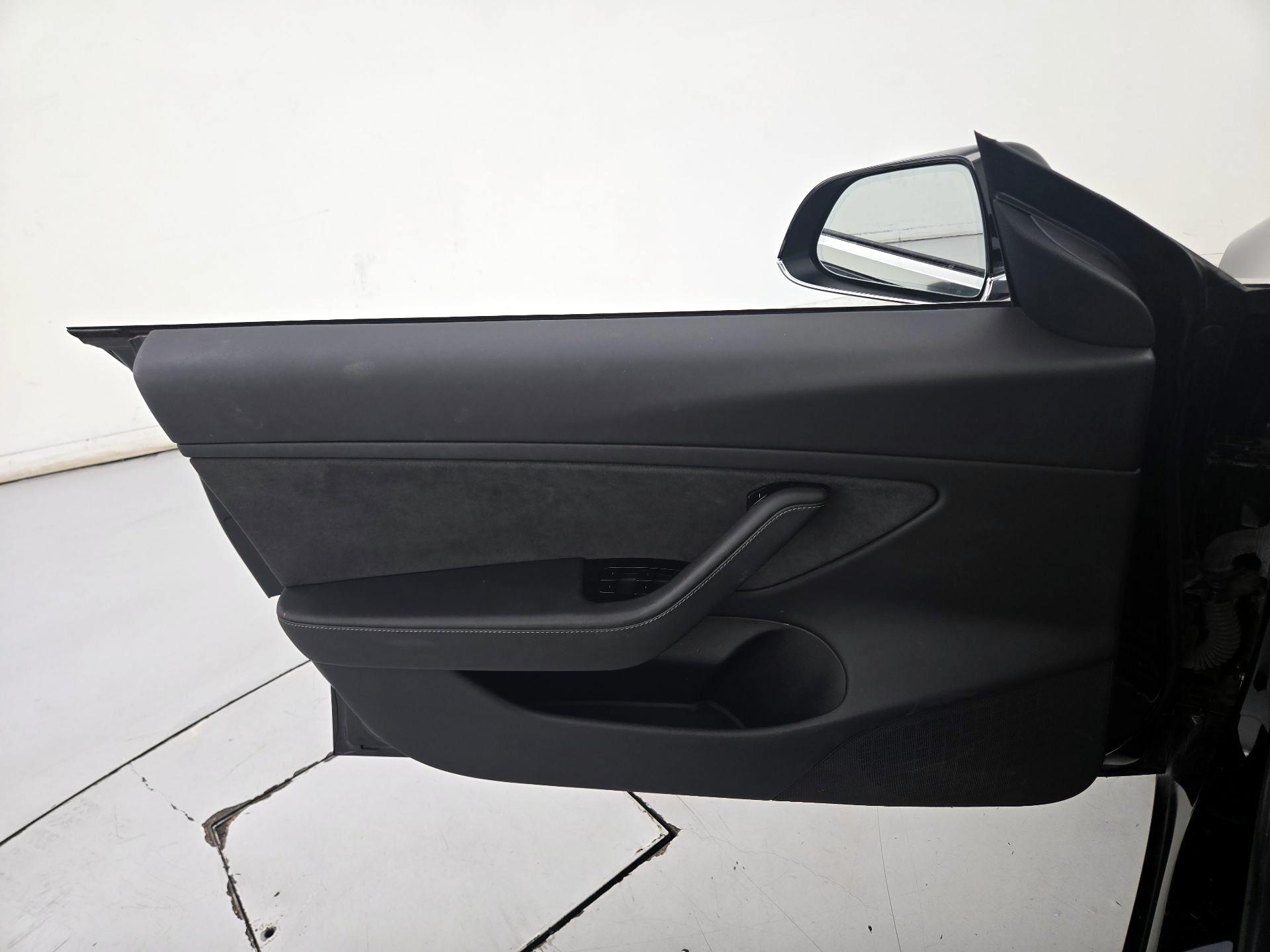 Thumbnail: 2019 Tesla Model 3 - 12