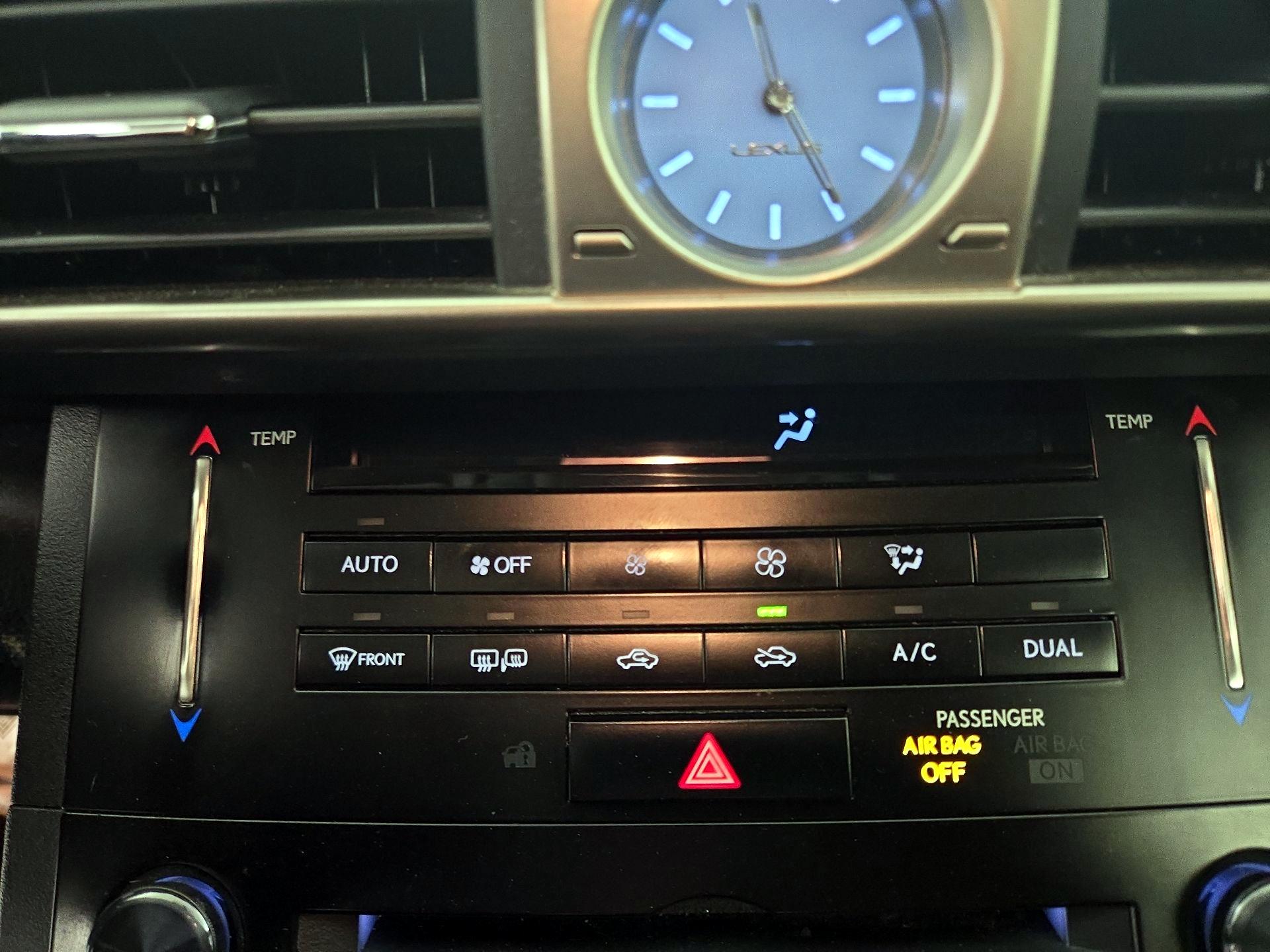 Thumbnail: 2014 Lexus IS - 16