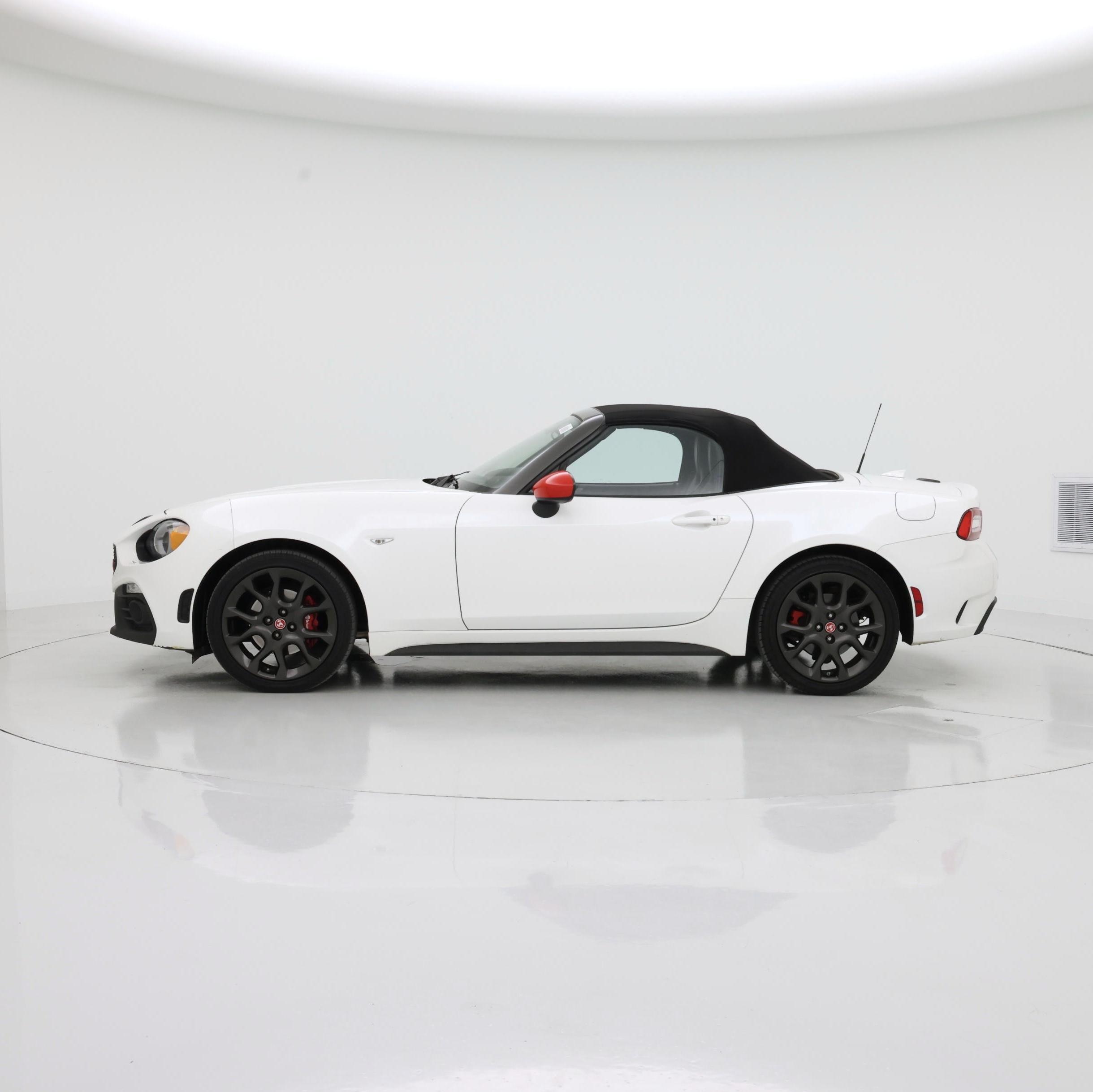 Thumbnail: 2020 Fiat 124 Spider - 3