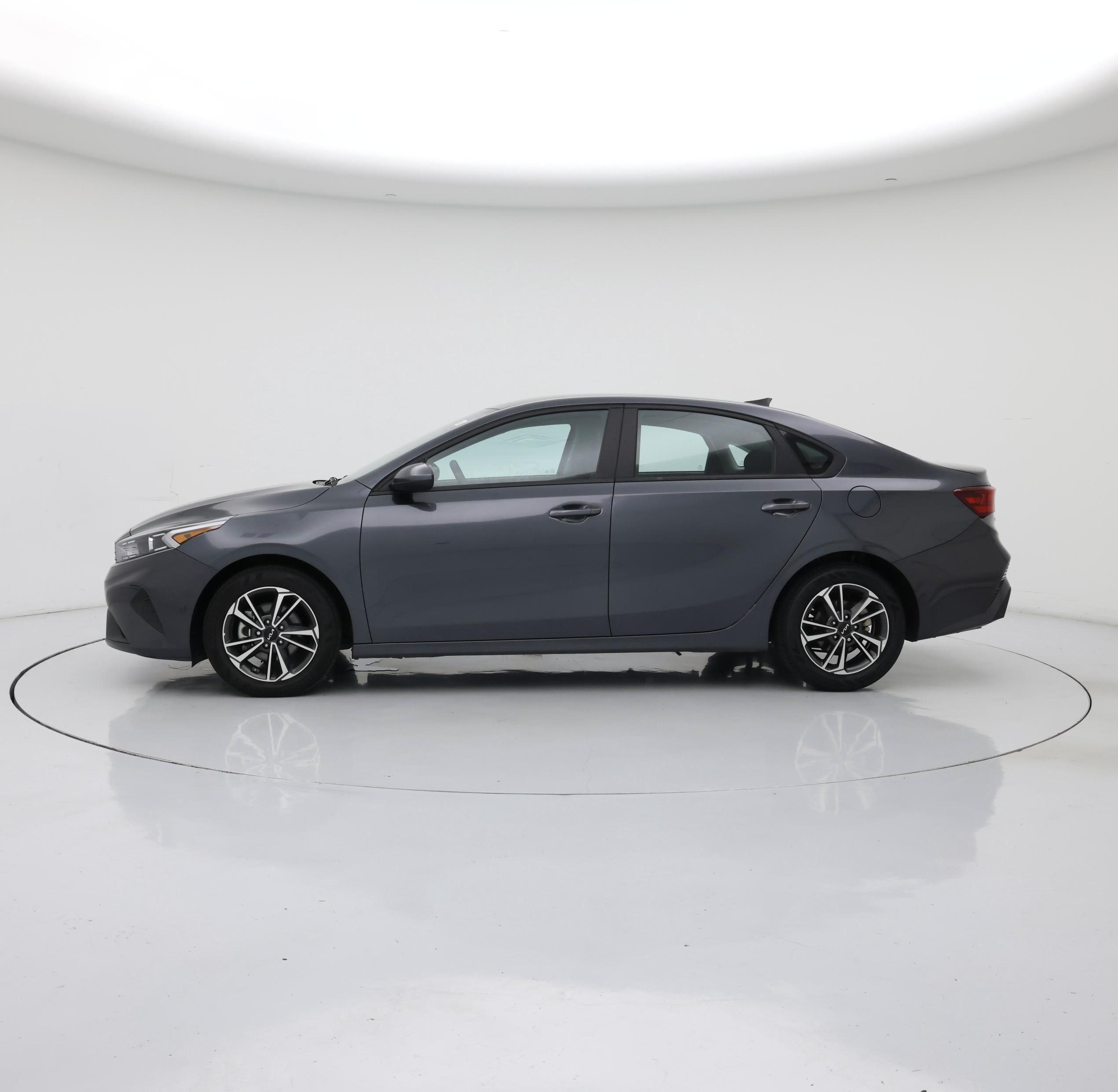 Thumbnail: 2023 Kia Forte - 3