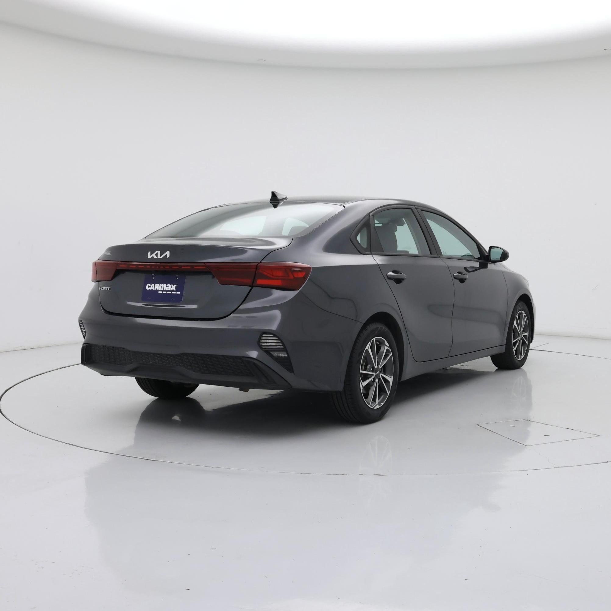 Thumbnail: 2023 Kia Forte - 8