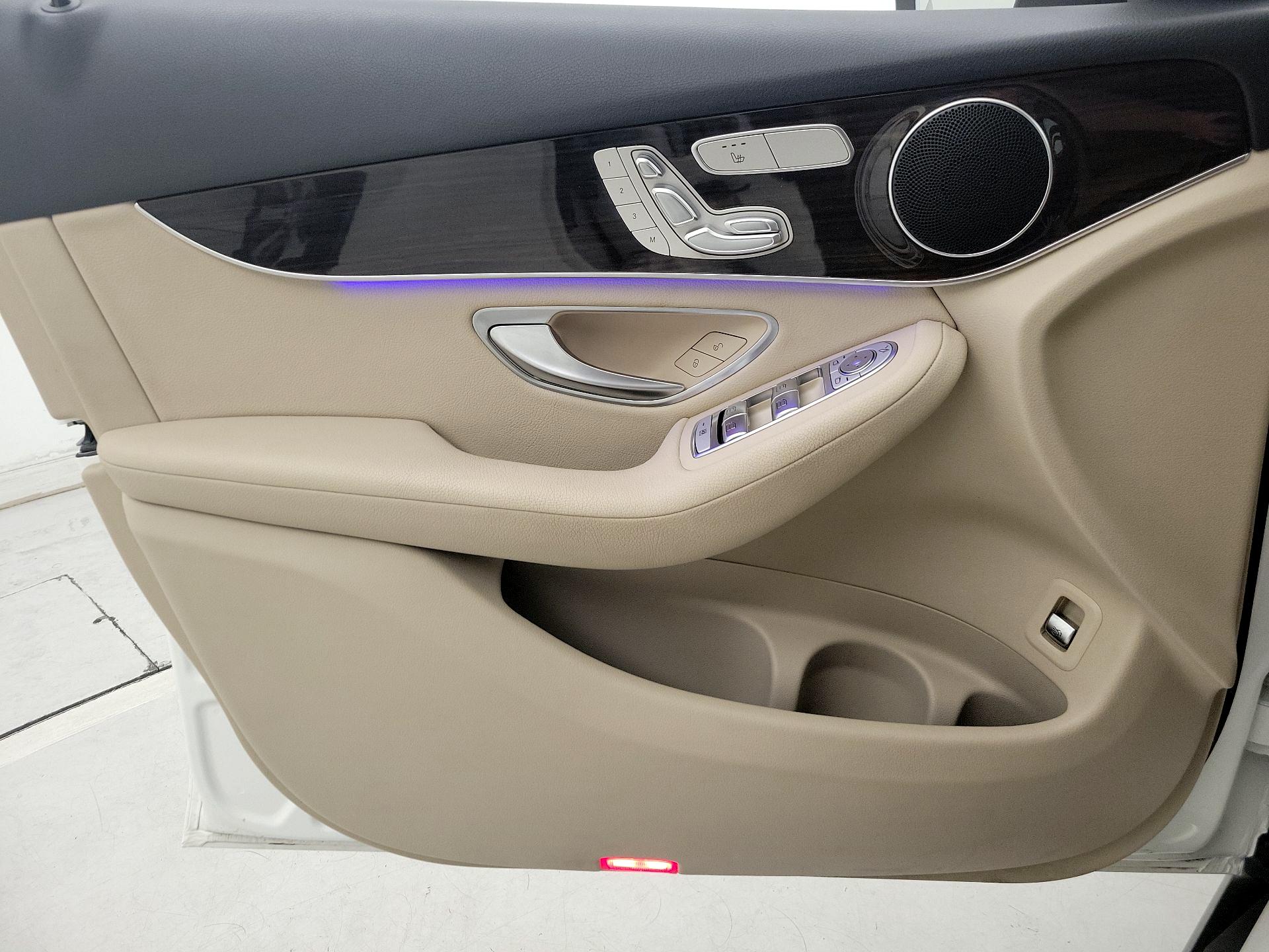 Thumbnail: 2022 Mercedes-Benz GLC - 12