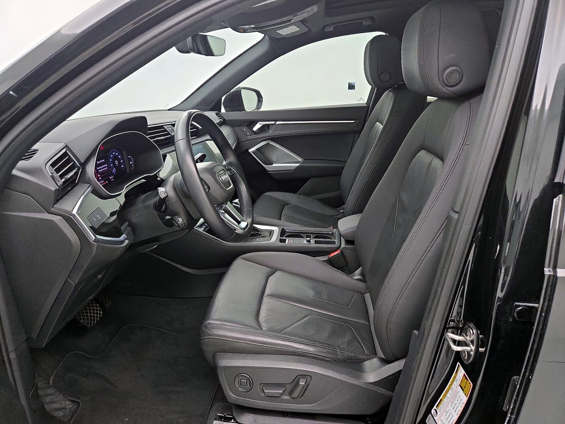 Thumbnail: 2020 Audi Q3 - 11