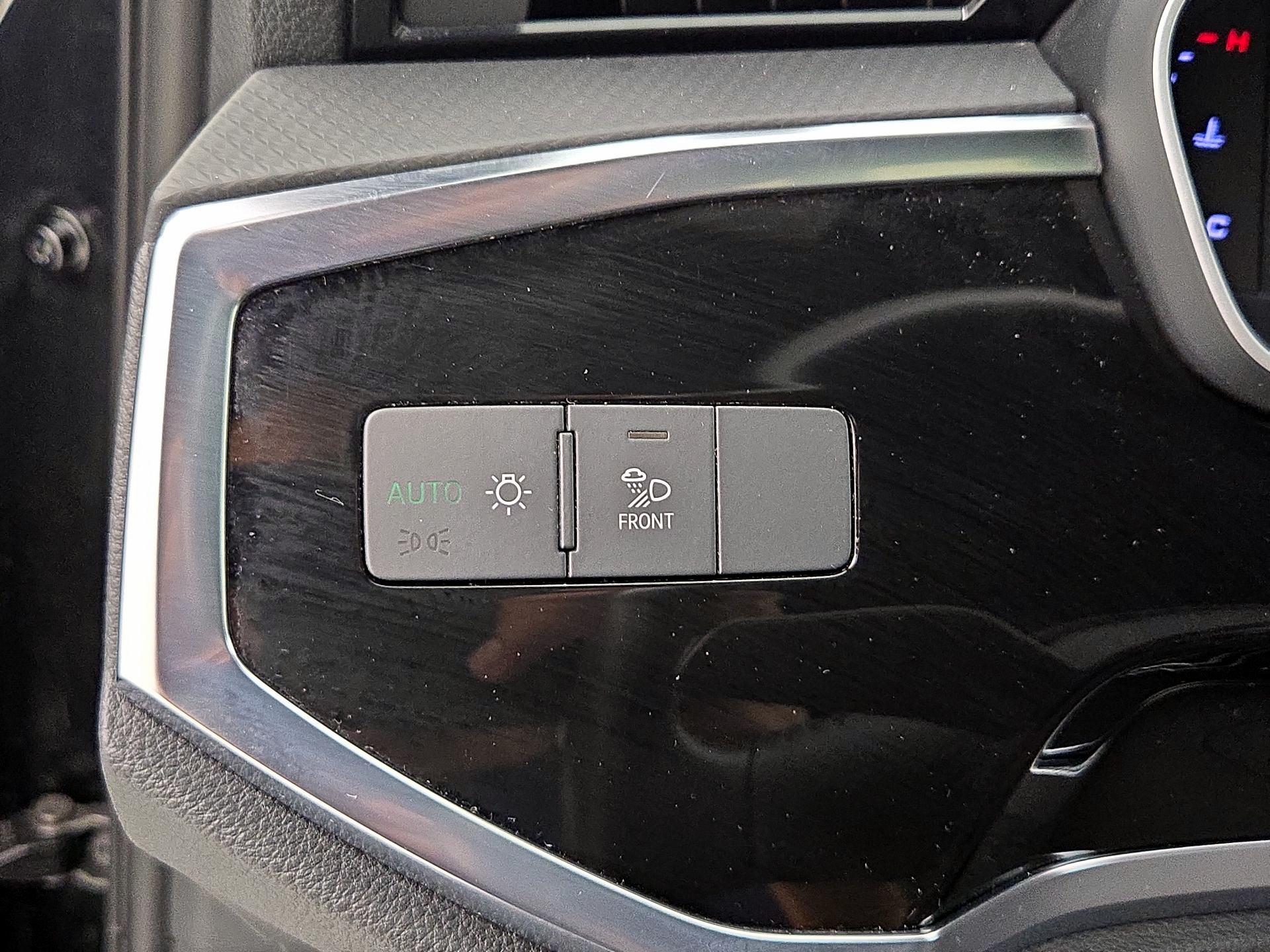 Thumbnail: 2020 Audi Q3 - 13