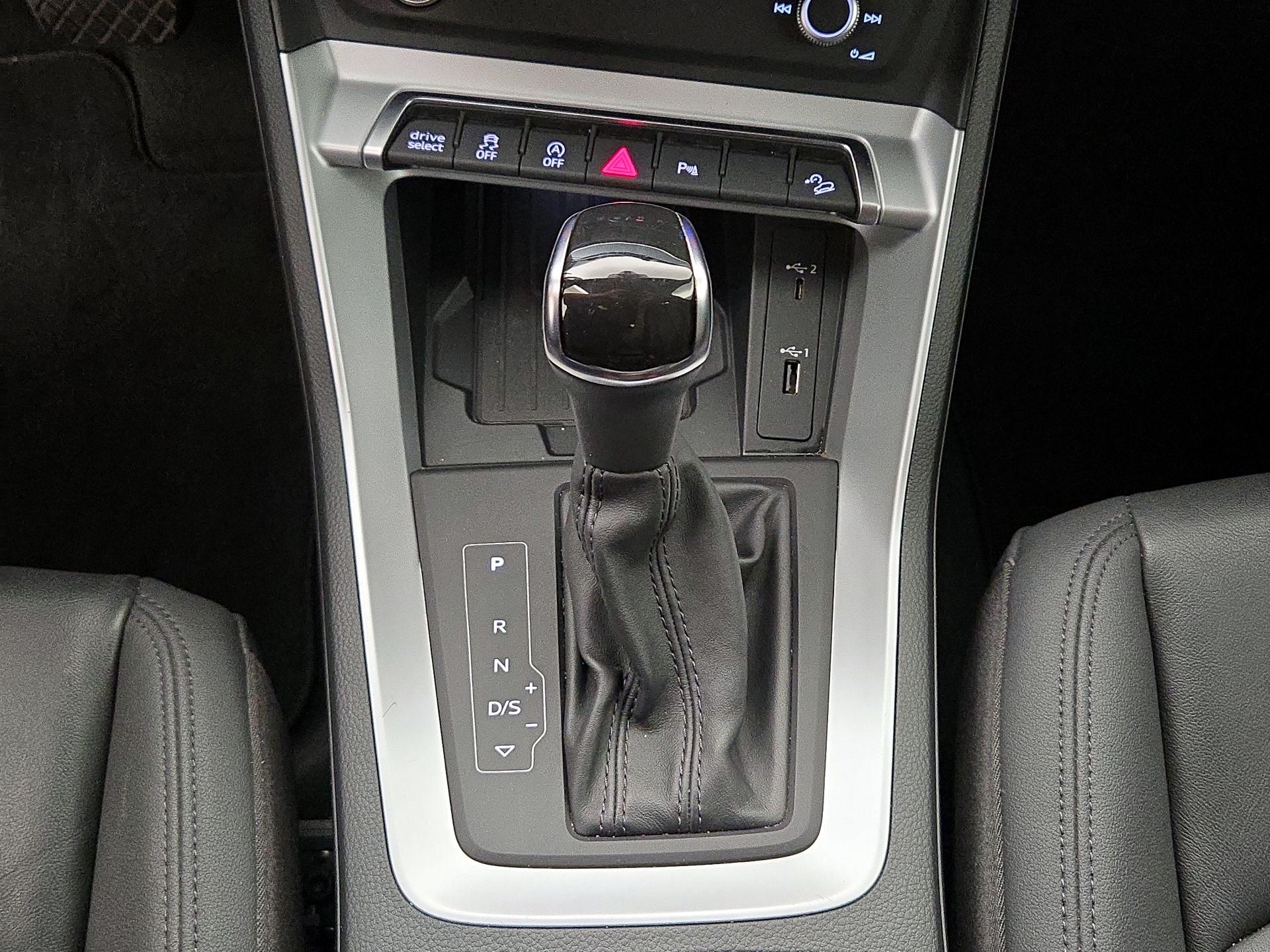 Thumbnail: 2020 Audi Q3 - 17