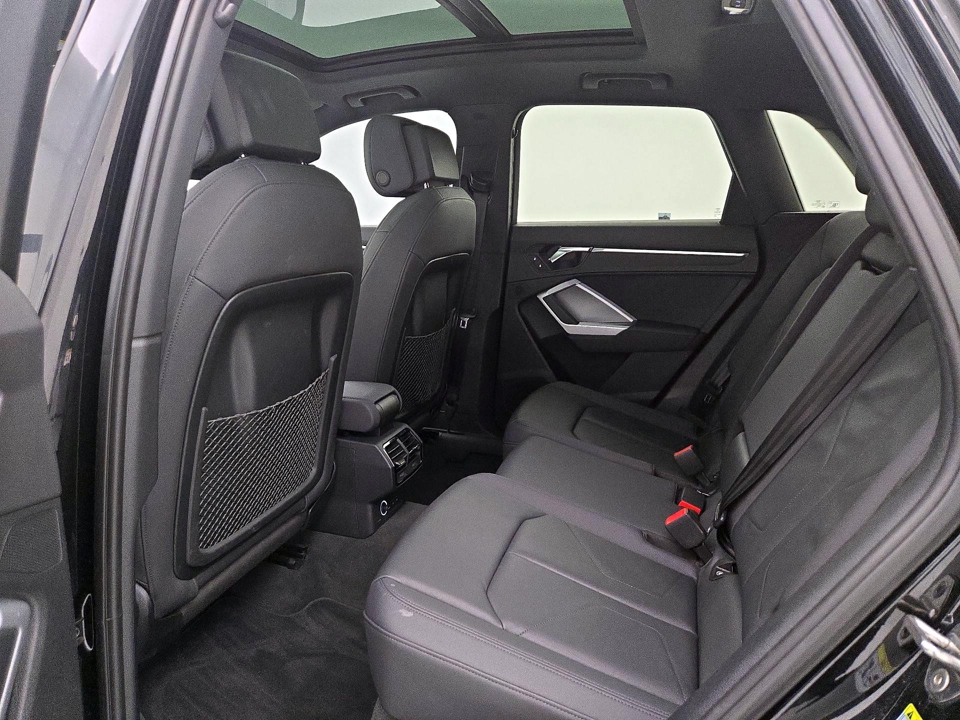 Thumbnail: 2020 Audi Q3 - 20