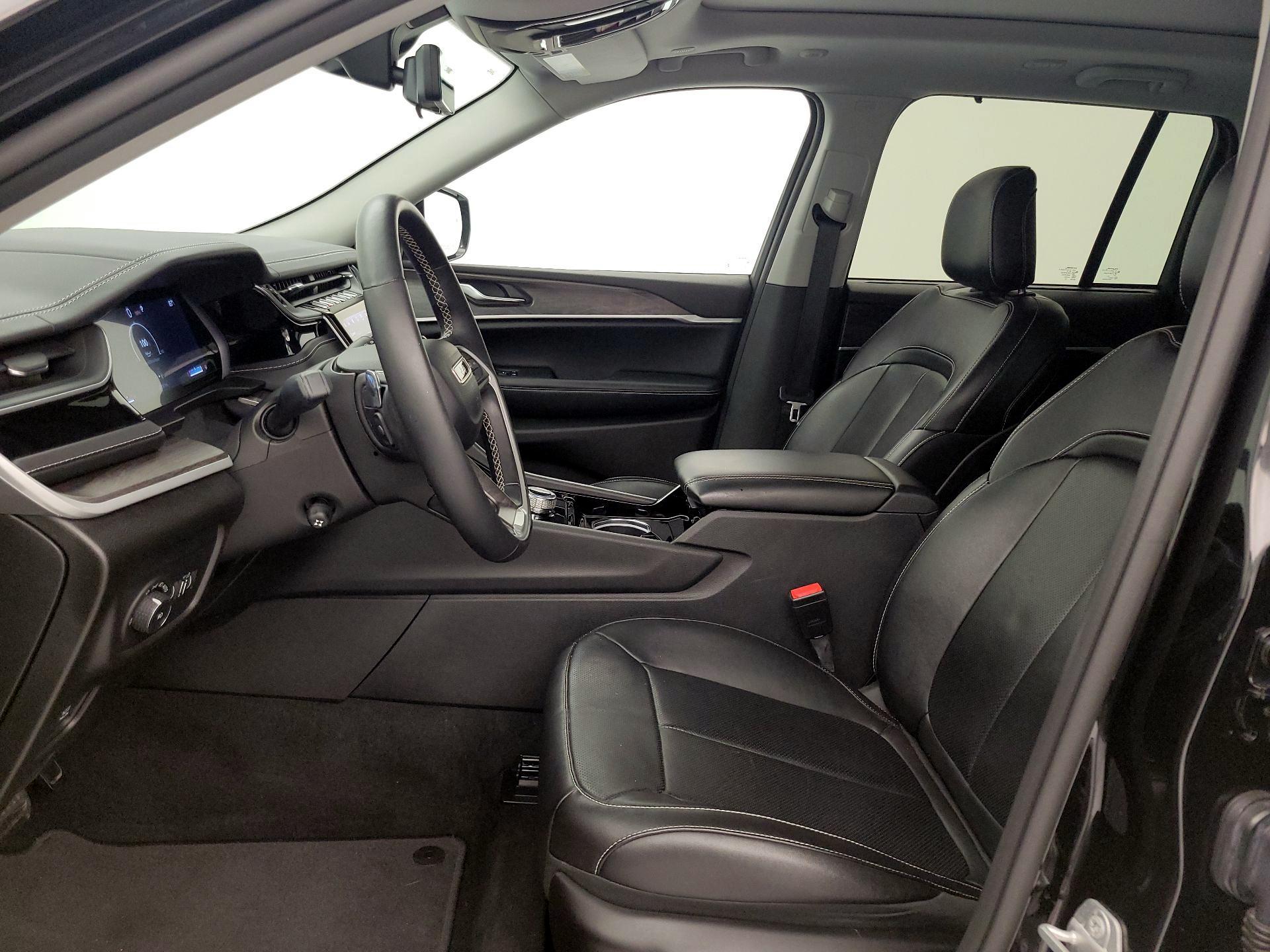 Thumbnail: 2022 Jeep Grand Cherokee - 11
