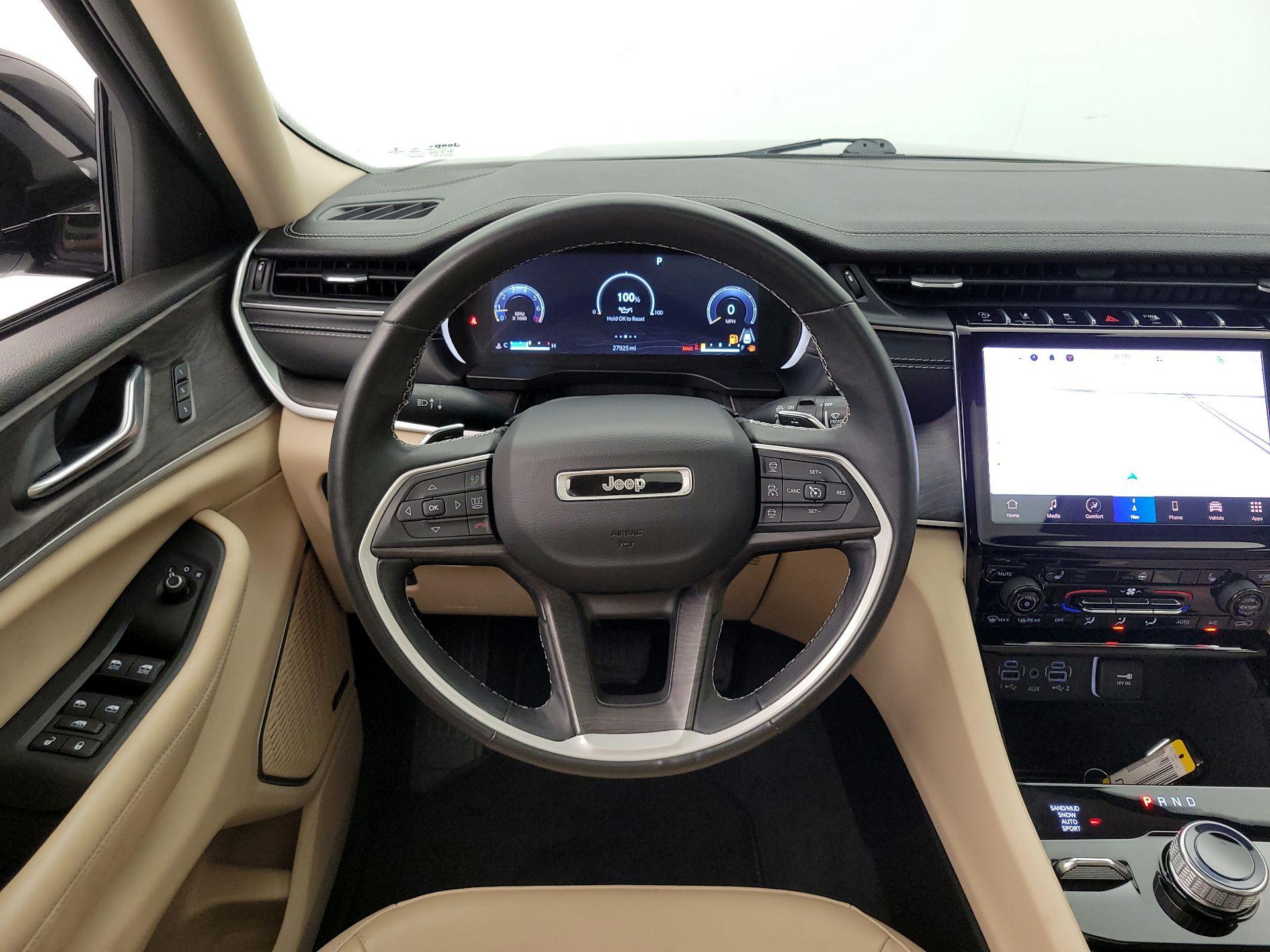 Thumbnail: 2022 Jeep Grand Cherokee - 10