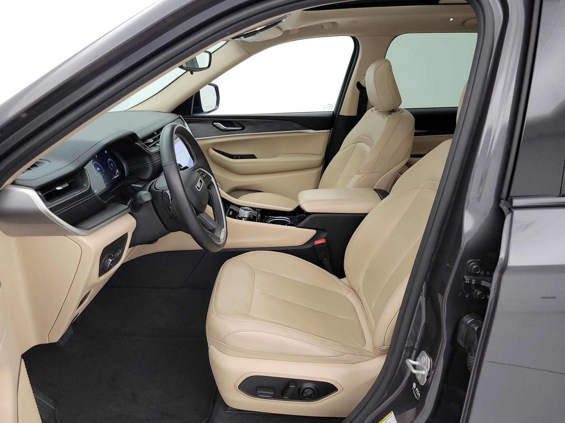 Thumbnail: 2022 Jeep Grand Cherokee - 11