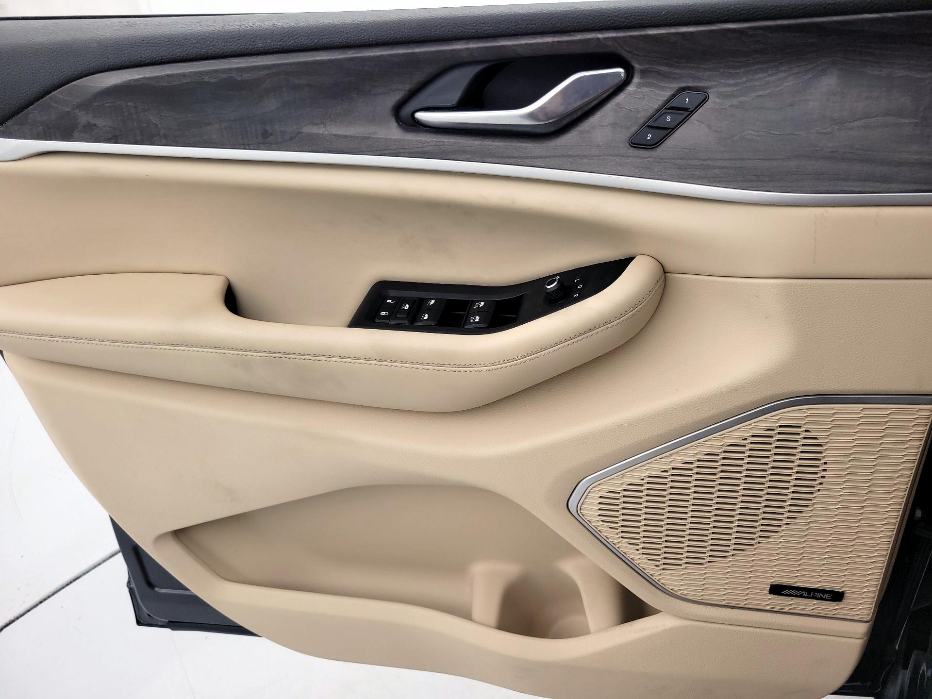 Thumbnail: 2022 Jeep Grand Cherokee - 12