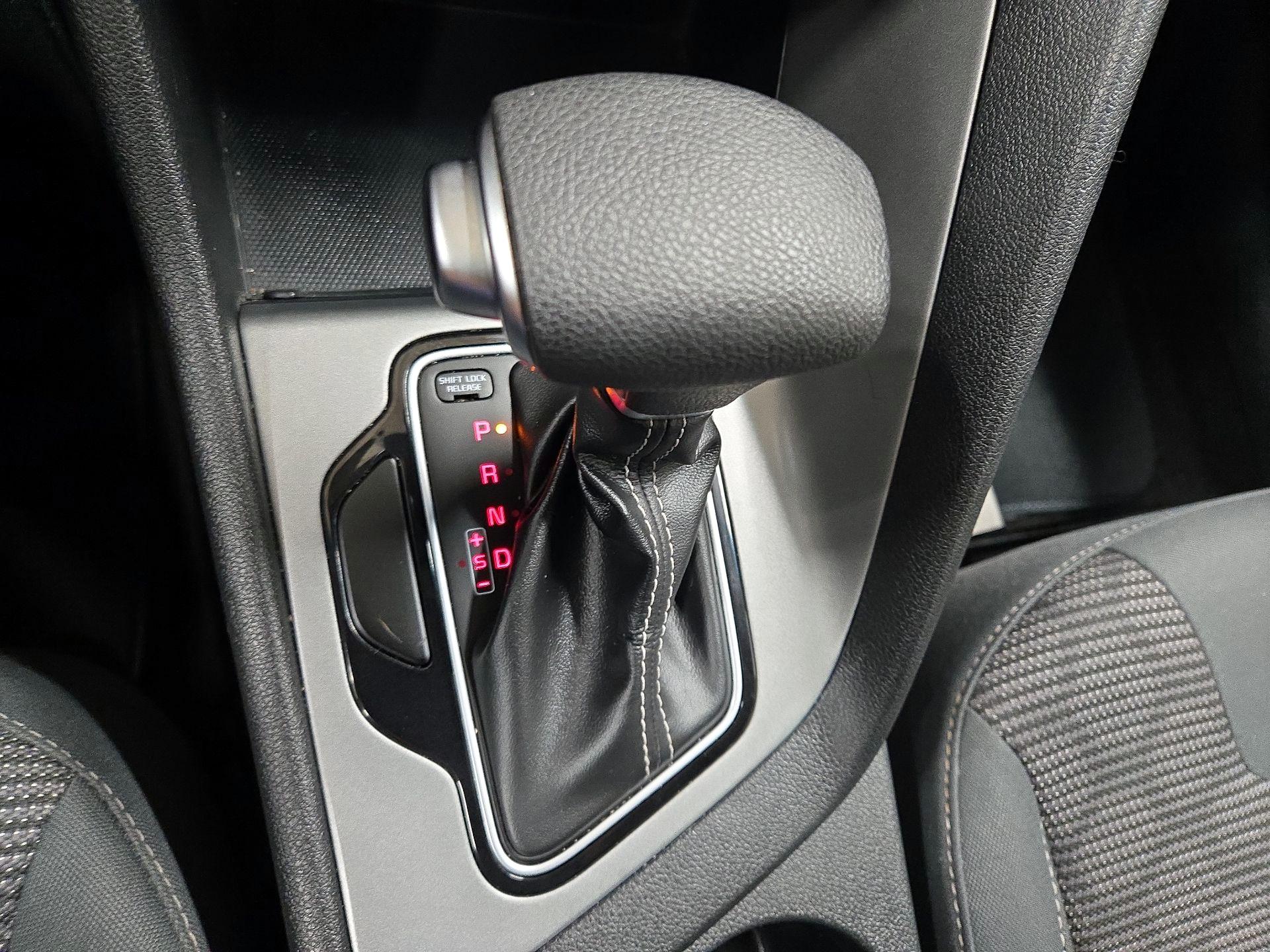 Thumbnail: 2021 Kia Niro - 17