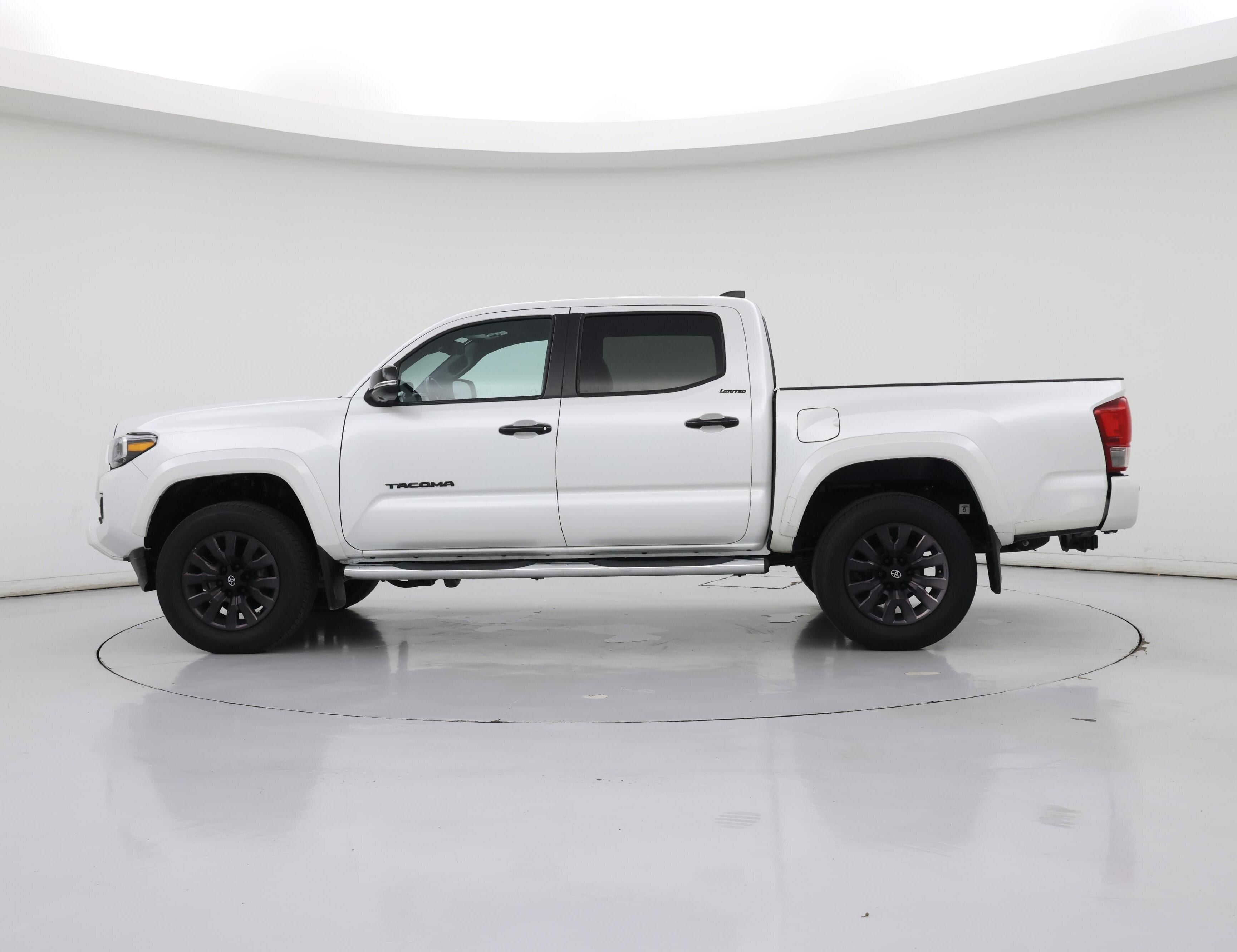 Thumbnail: 2021 Toyota Tacoma - 3