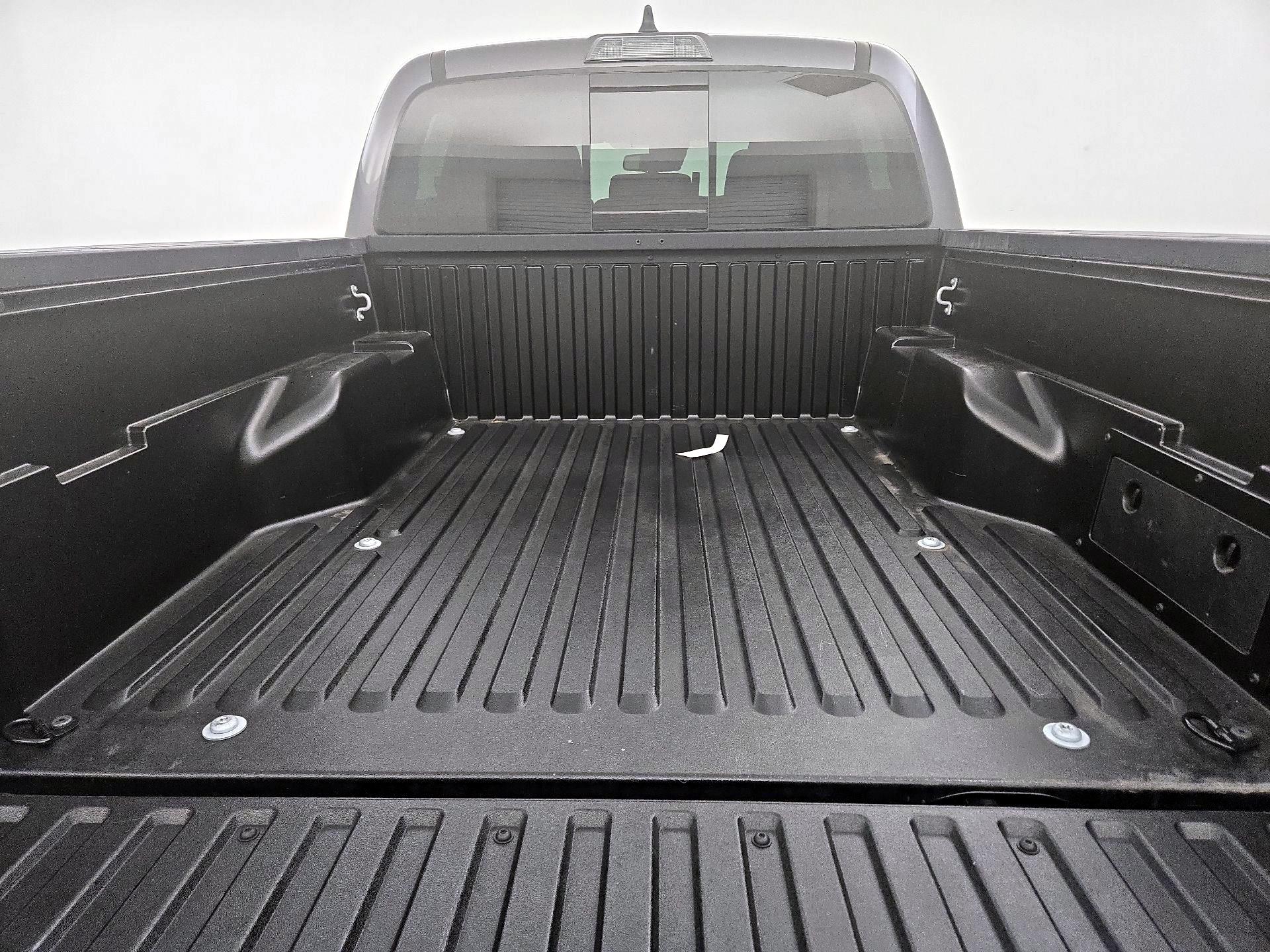 Thumbnail: 2021 Toyota Tacoma - 20