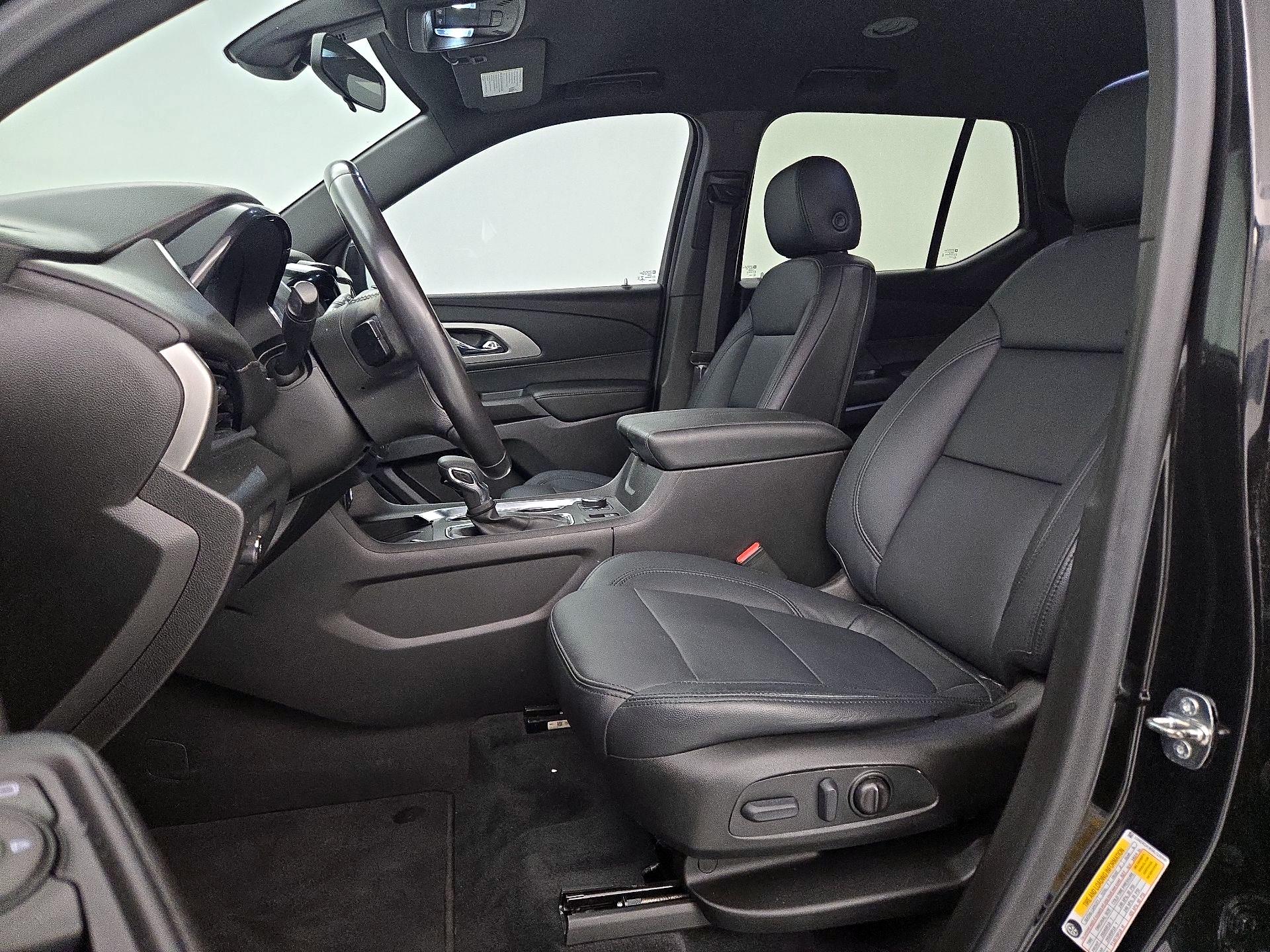 Thumbnail: 2022 Chevrolet Traverse - 11