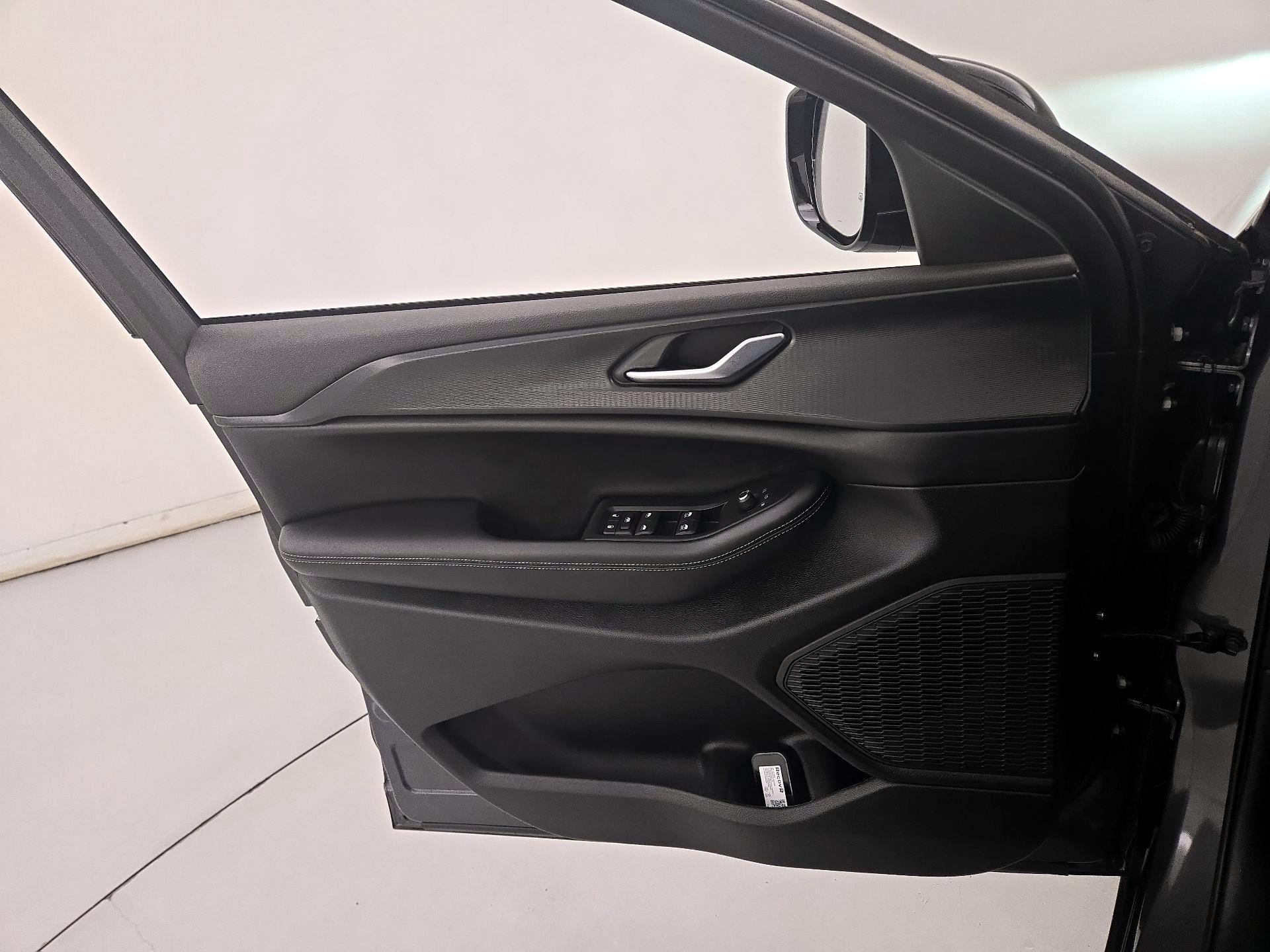 Thumbnail: 2024 Jeep Grand Cherokee - 12