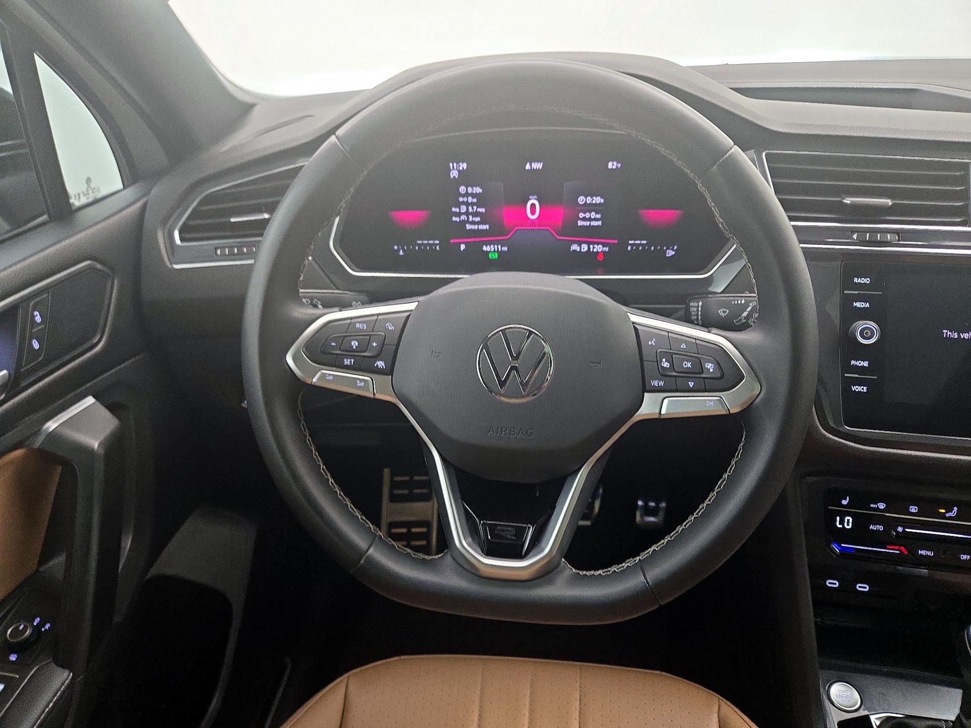 Thumbnail: 2023 Volkswagen Tiguan - 10