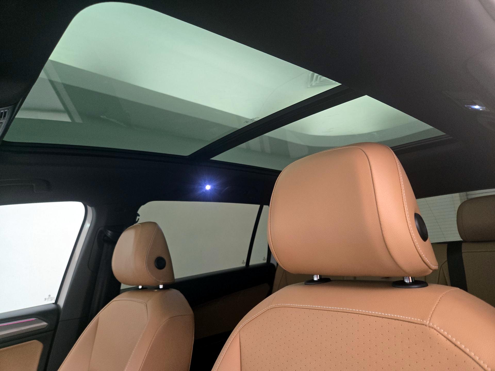 Thumbnail: 2023 Volkswagen Tiguan - 19