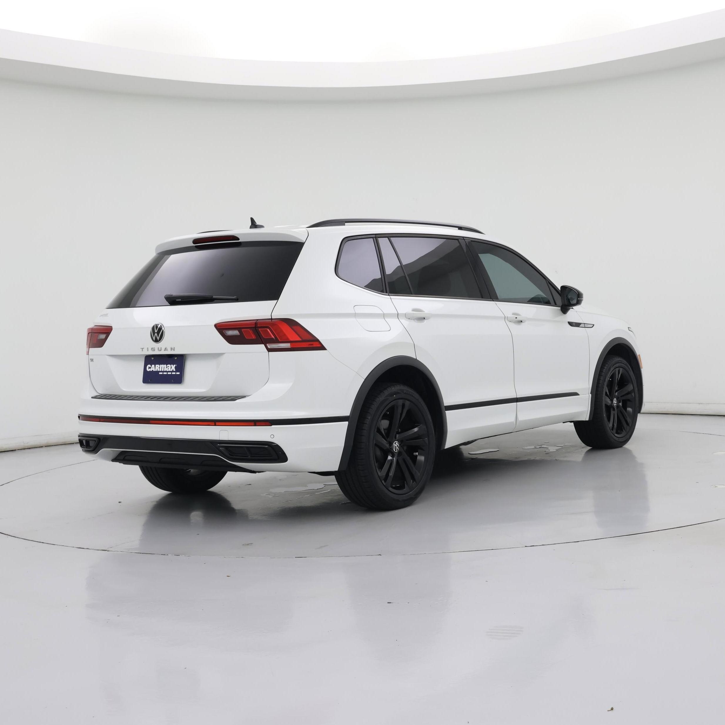 Thumbnail: 2023 Volkswagen Tiguan - 8