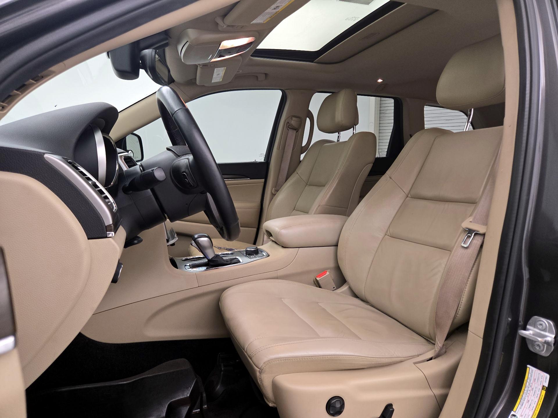 Thumbnail: 2018 Jeep Grand Cherokee - 11