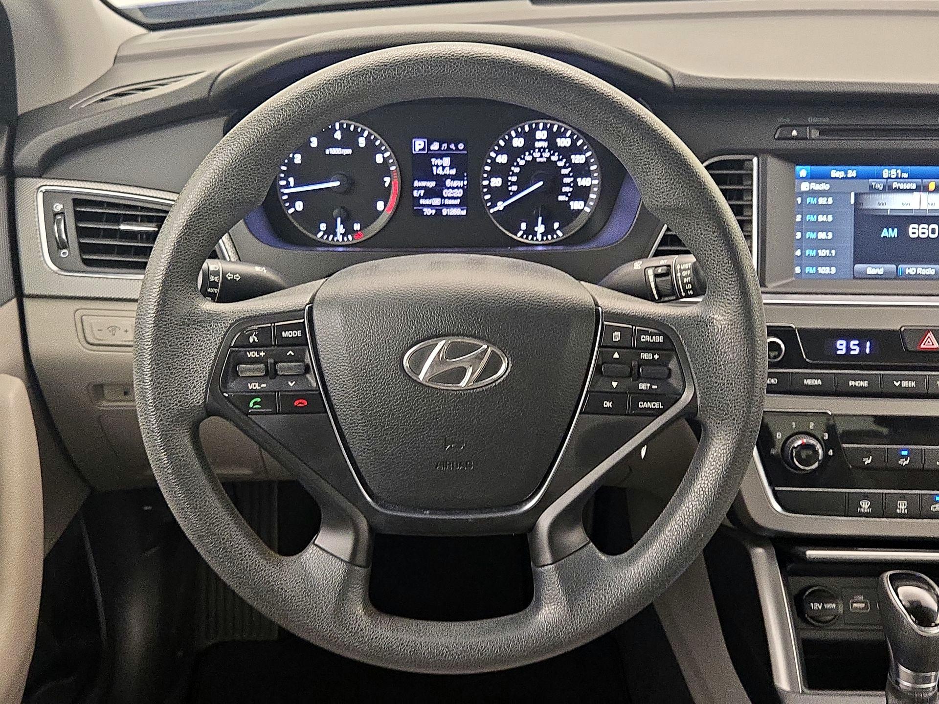 Thumbnail: 2017 Hyundai Sonata - 10