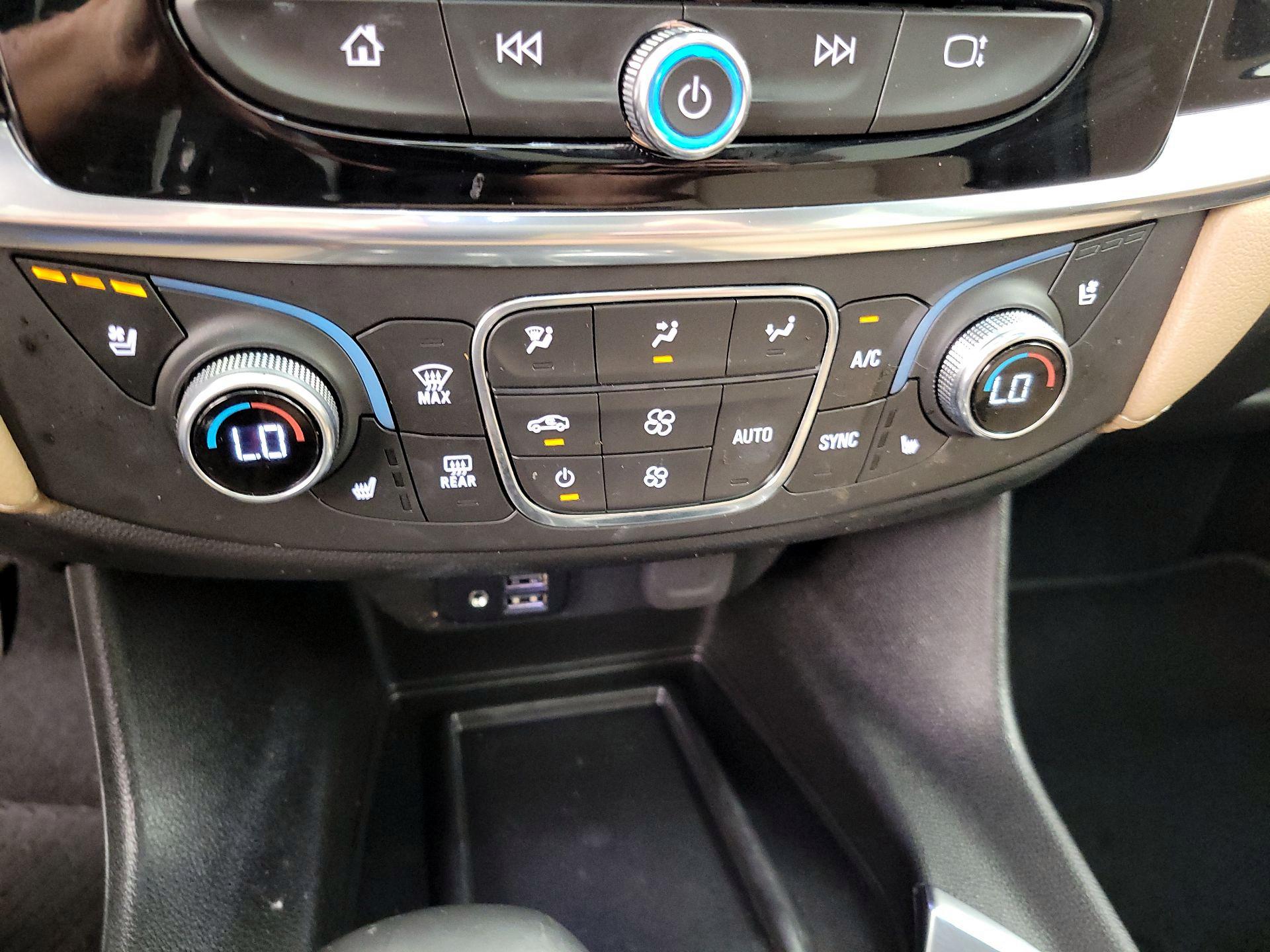 Thumbnail: 2023 Chevrolet Traverse - 17