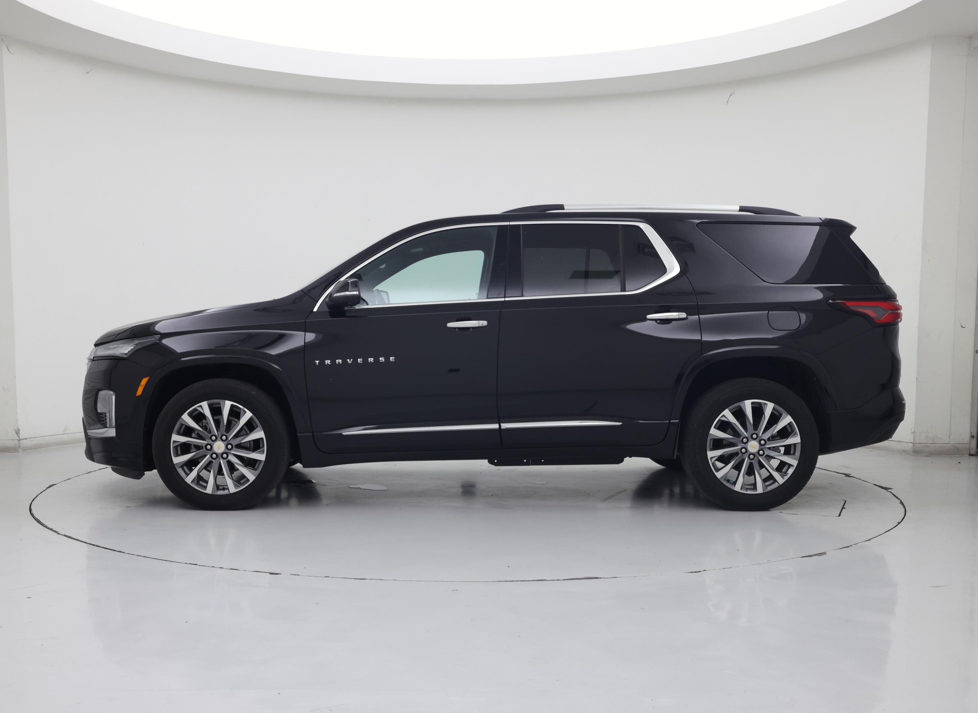 Thumbnail: 2023 Chevrolet Traverse - 3