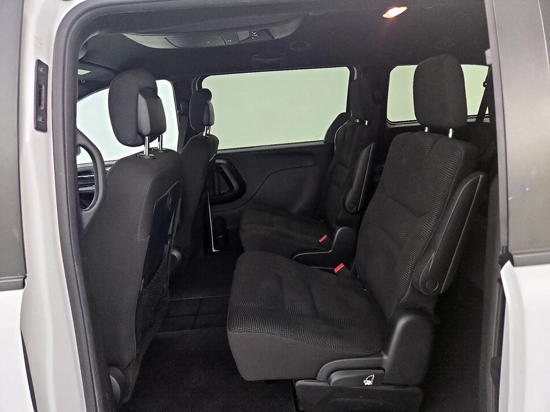 Thumbnail: 2020 Dodge Grand Caravan - 19
