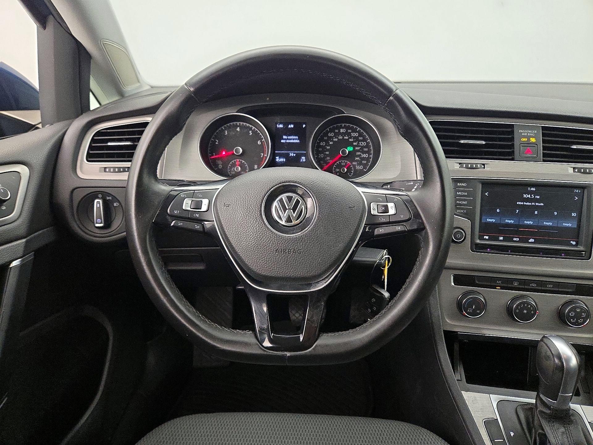 Thumbnail: 2016 Volkswagen Golf - 10