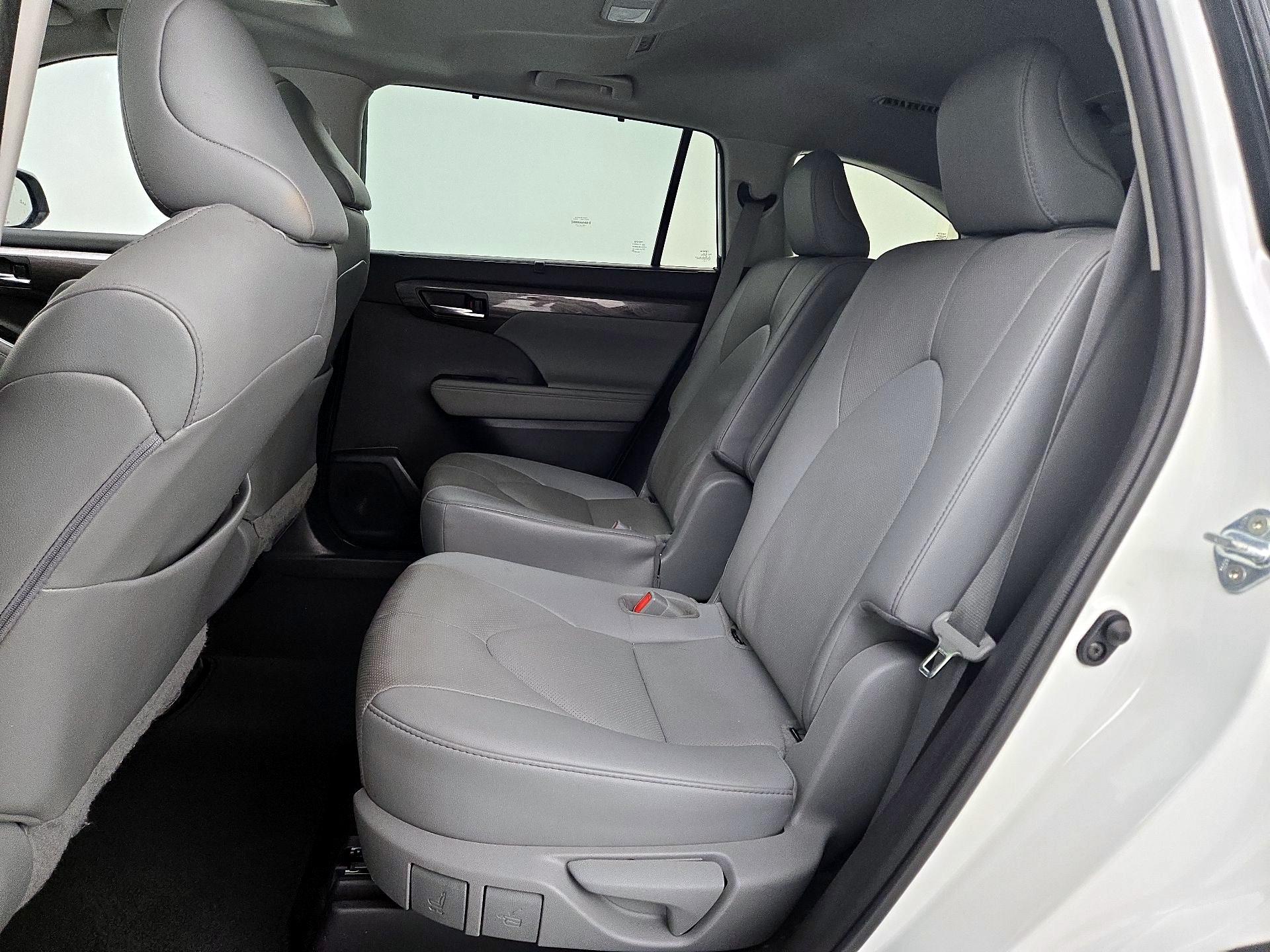 Thumbnail: 2021 Toyota Highlander - 20