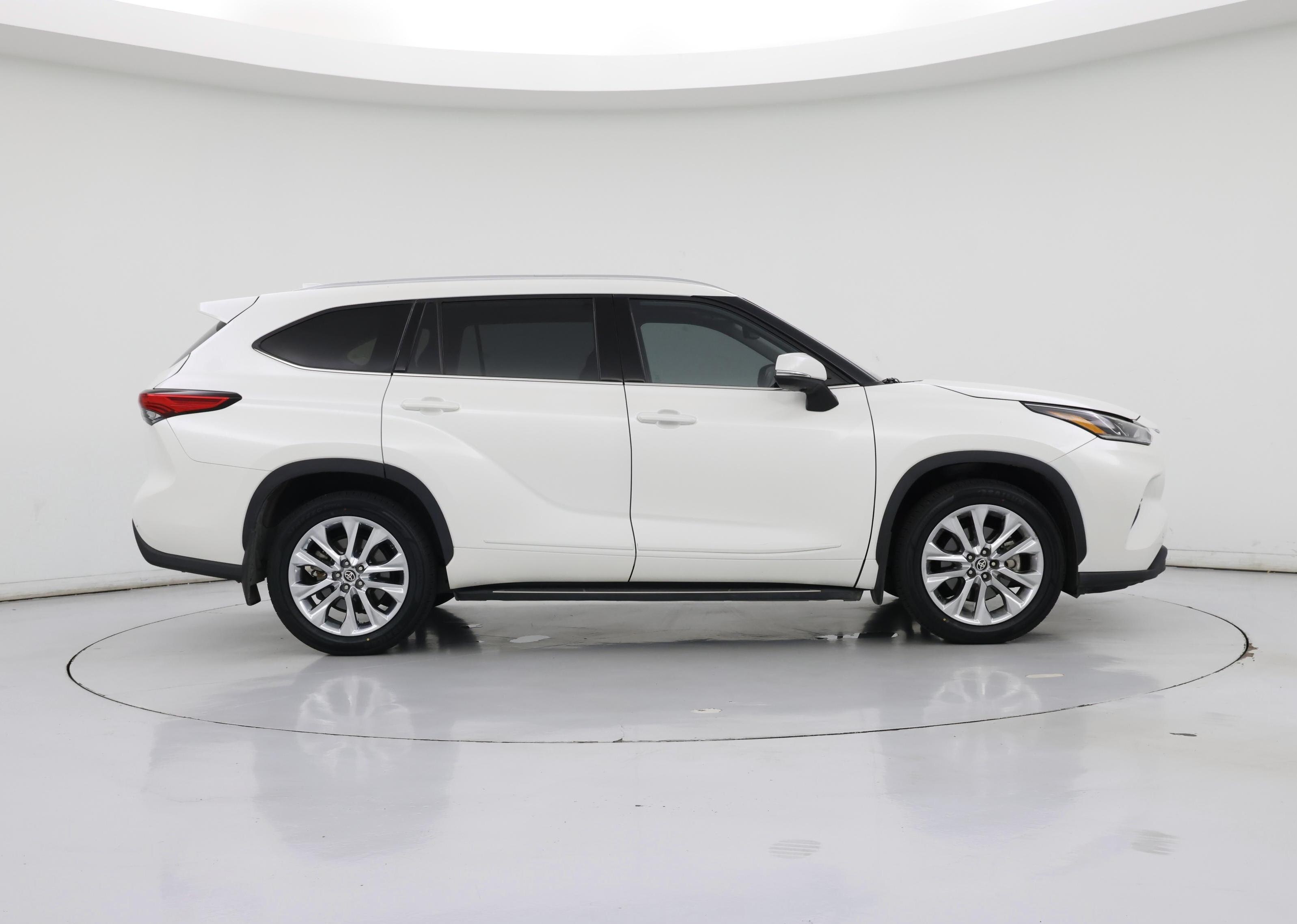 Thumbnail: 2021 Toyota Highlander - 7